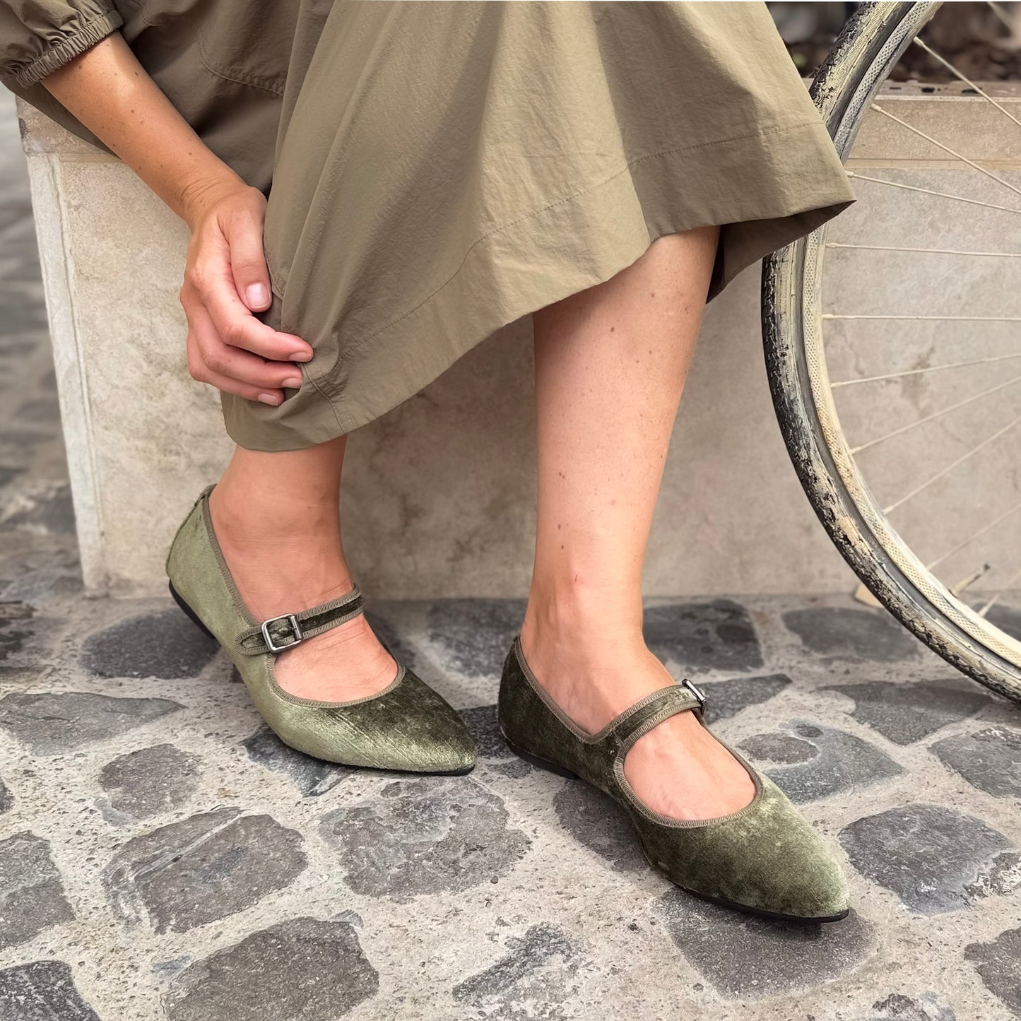 Scarpetta Flavia MJ velluto perla oliva