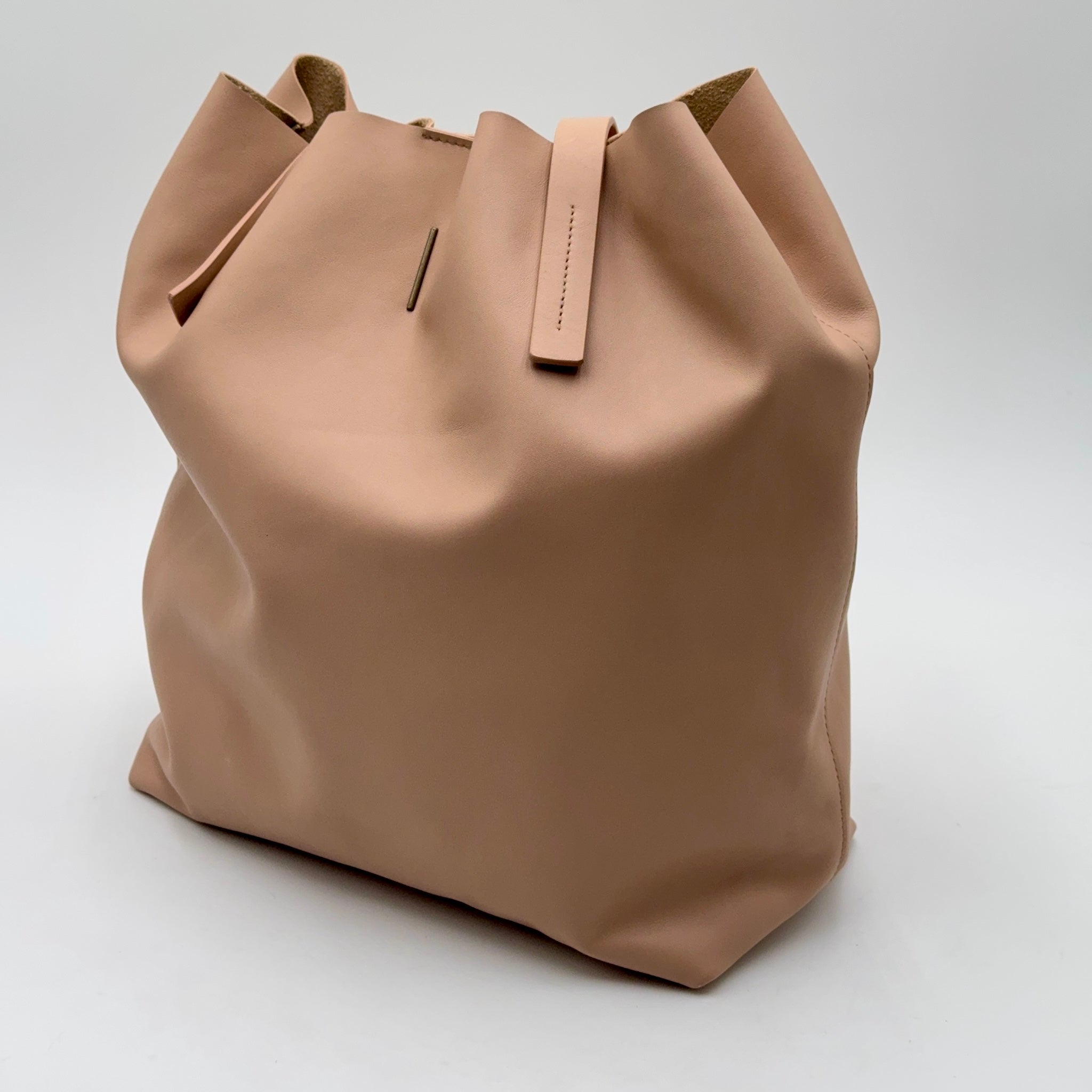 Alice bag mousse nude