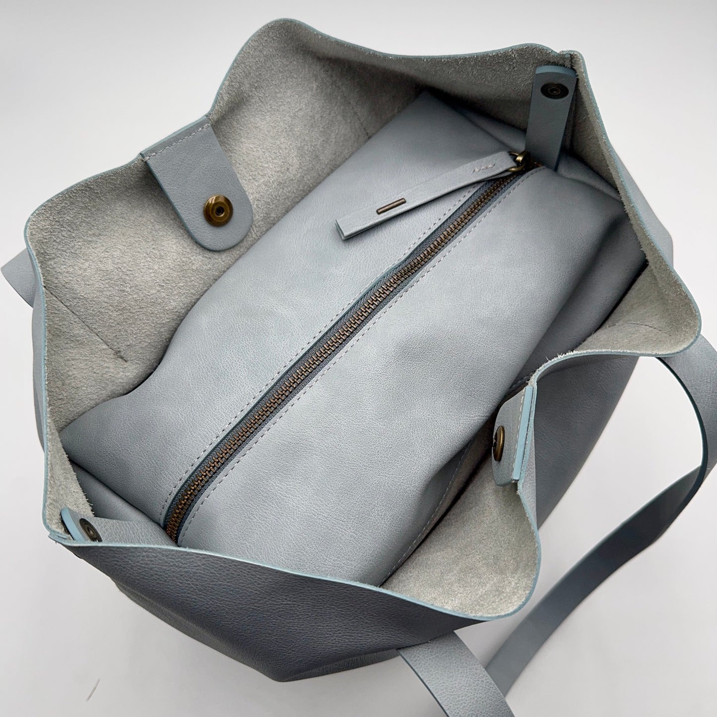 Alice bag mistral sky