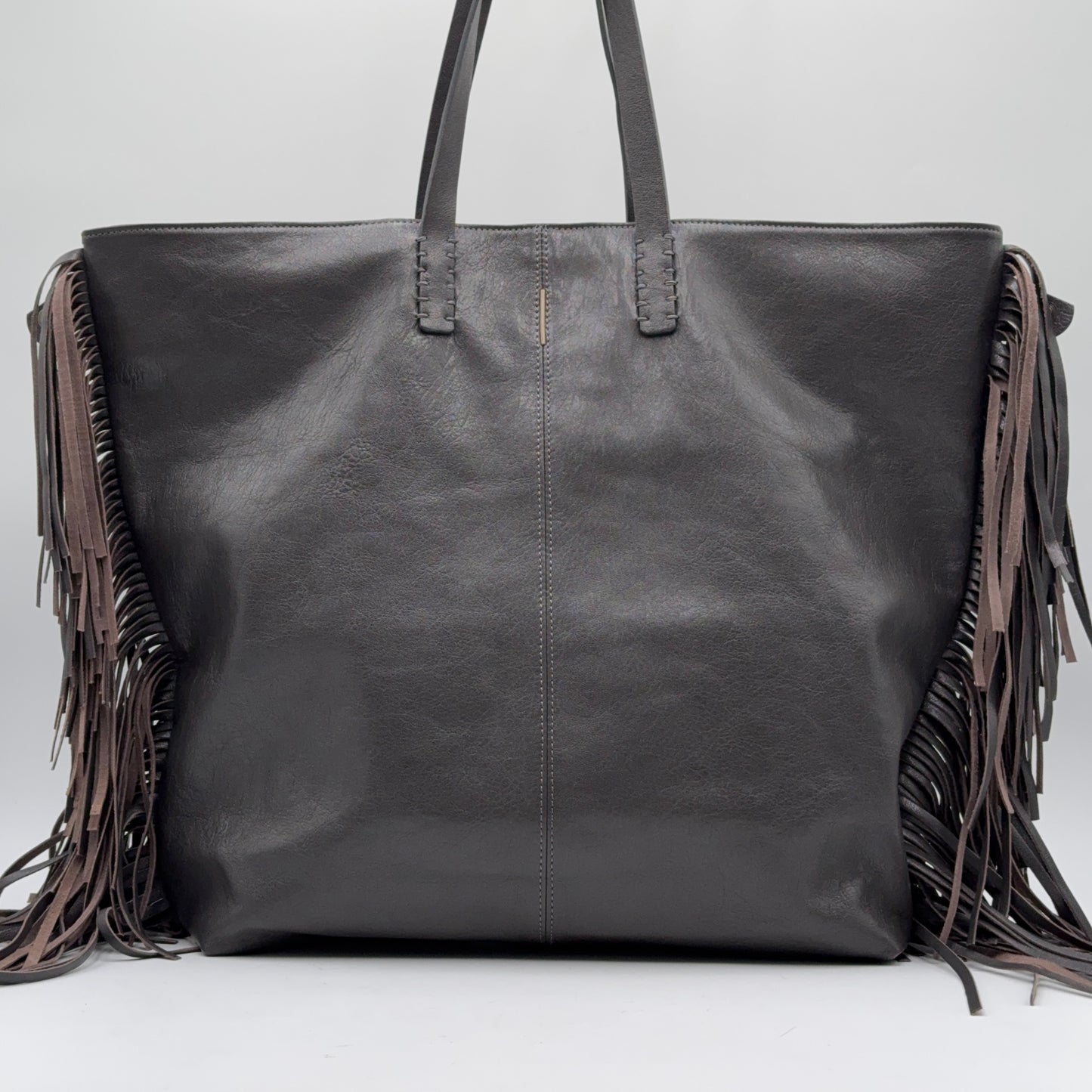 Amy mousse black - leather shoulder bag with black fringes