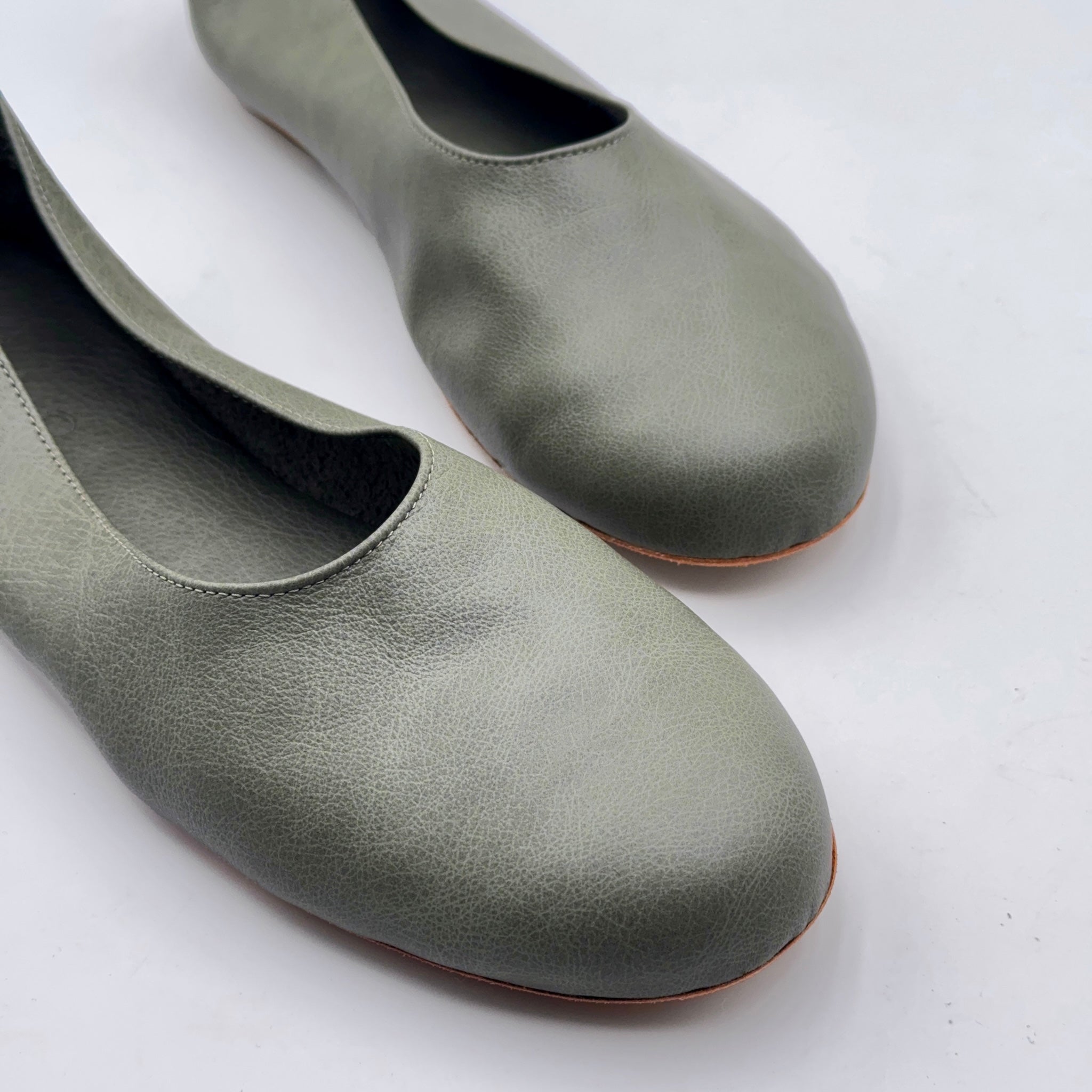 Red mousse ballerina 