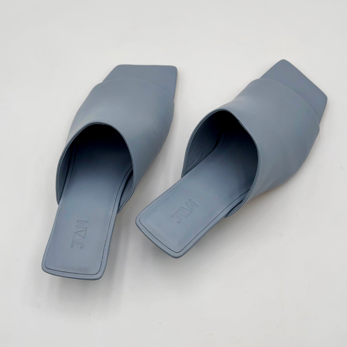 Cara maxime light blue