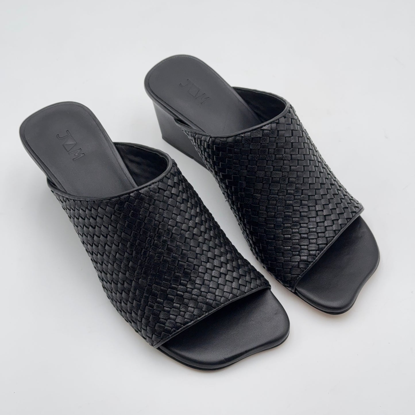 Mady weave black