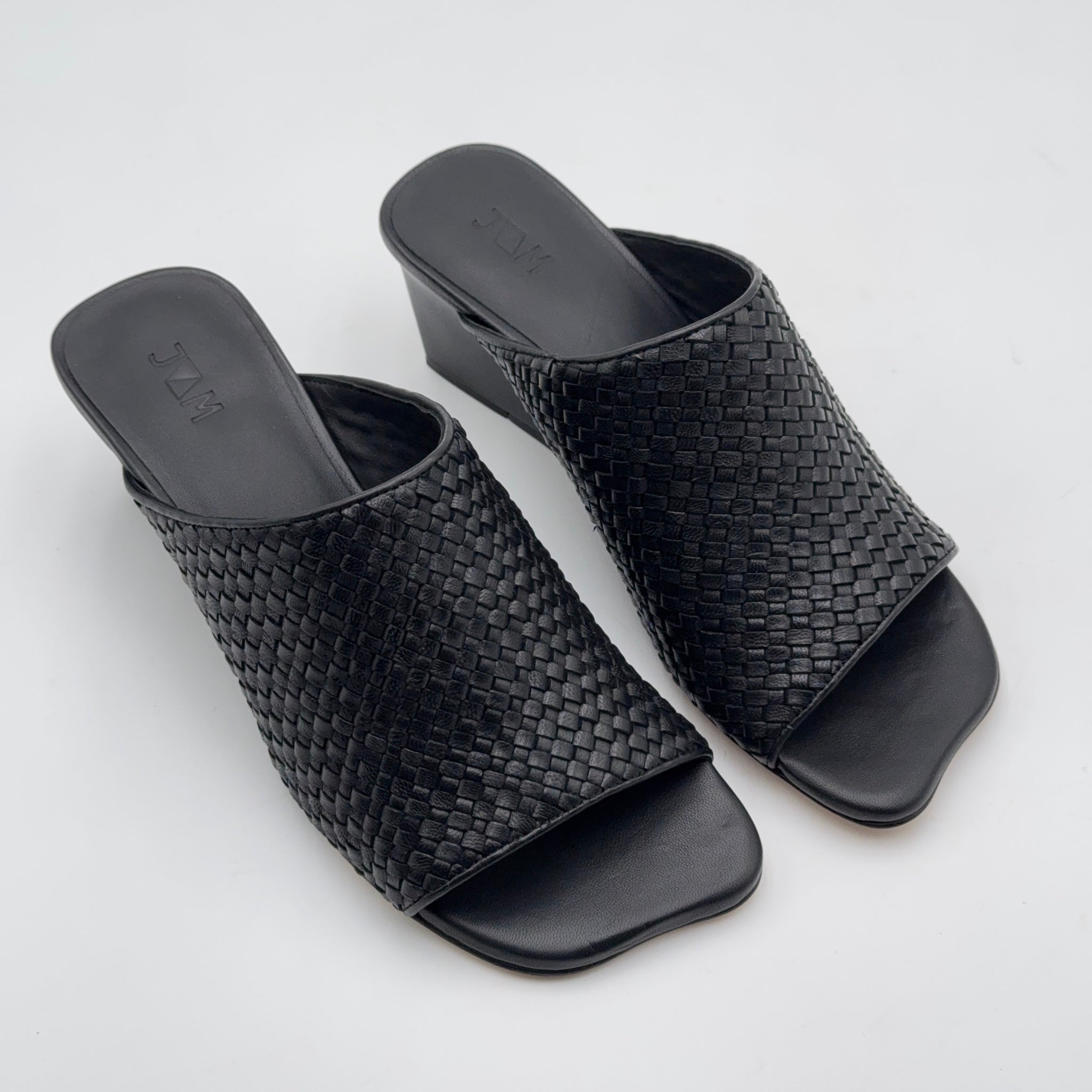 Mady weave black