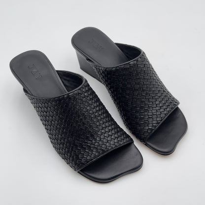 Mady weave black