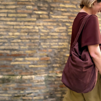Mandy long beach dark brown - soft shoulder bag in brown suede 