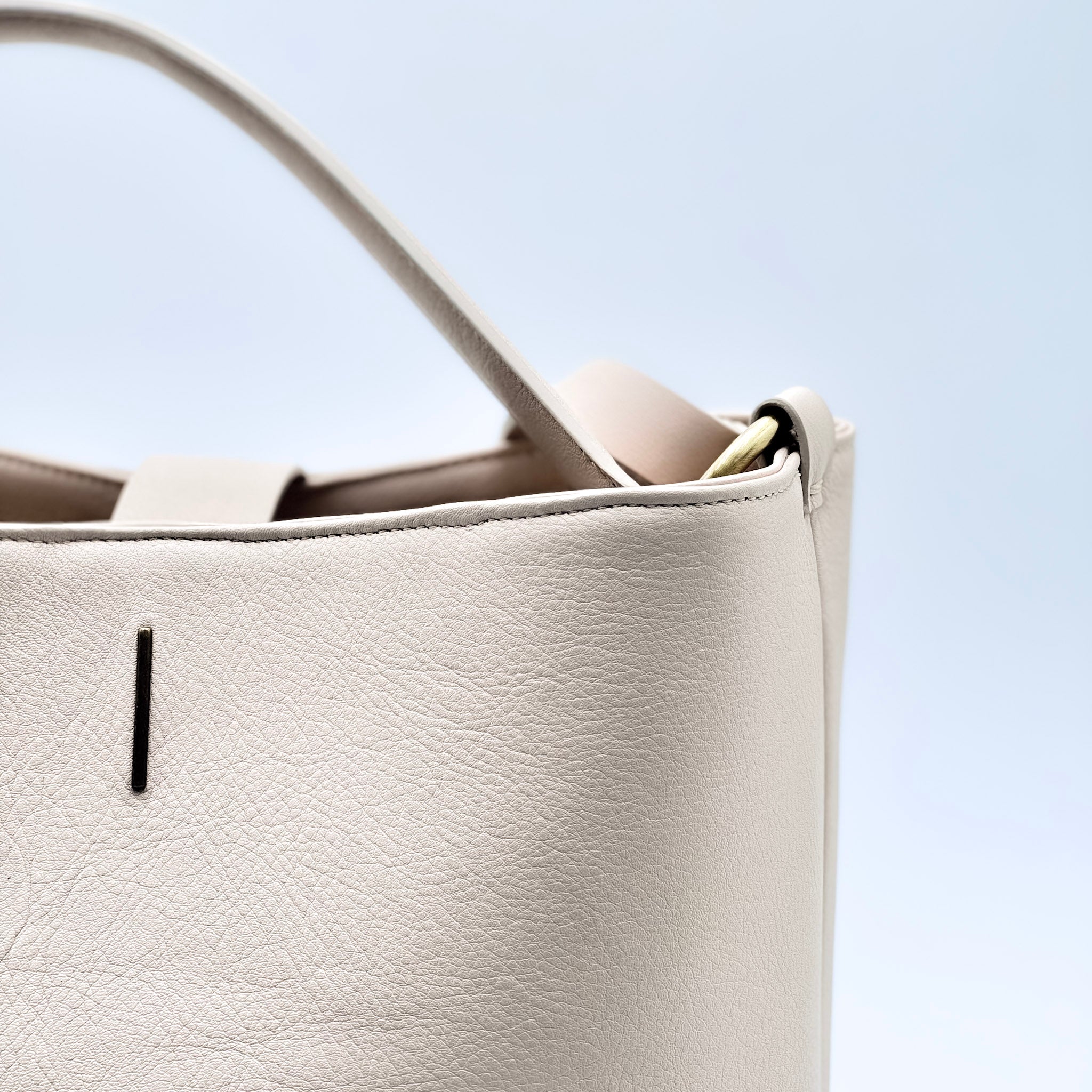 Minsk mousse latte macchiato - white soft leather shoulder and shoulder bag