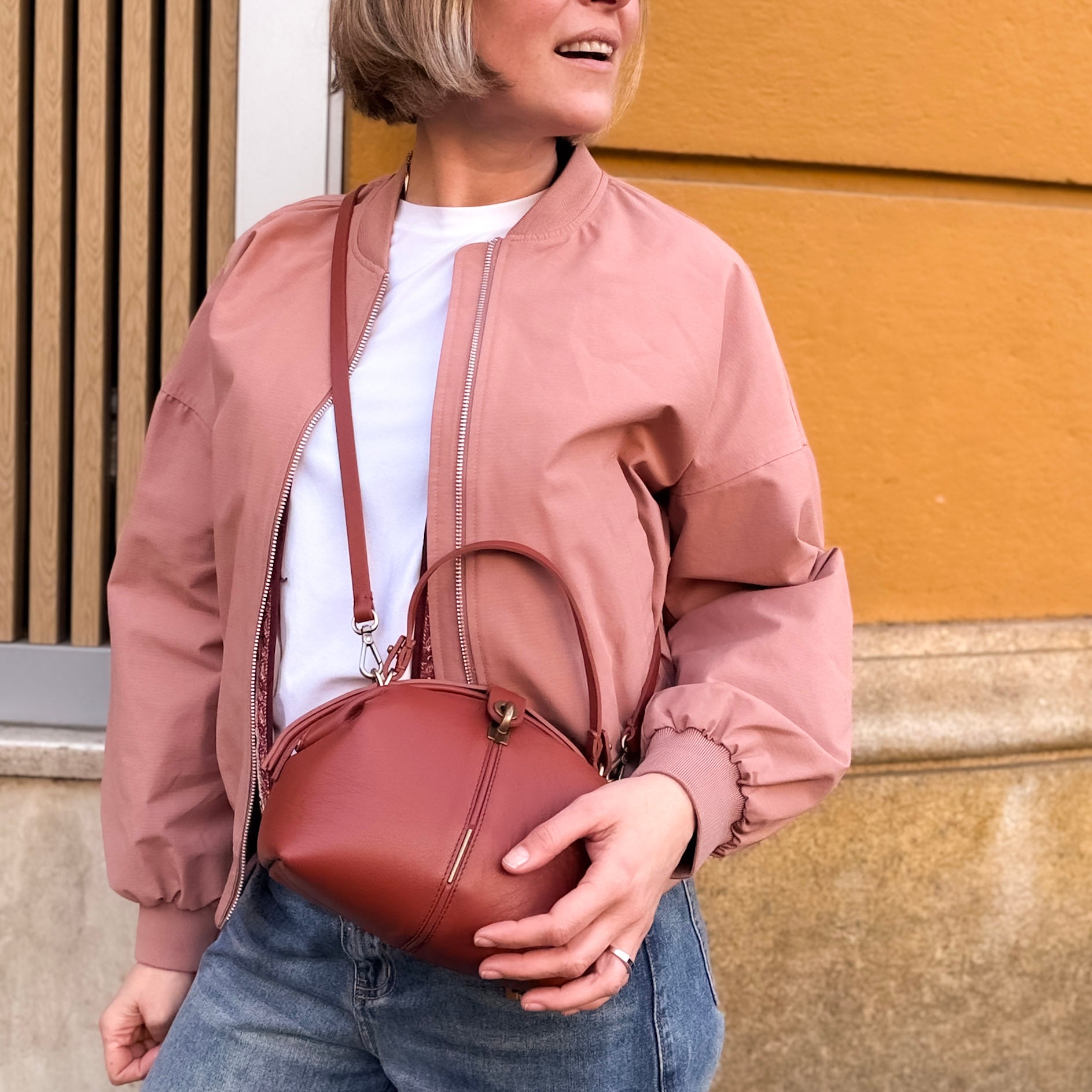 Pouf Medium mousse cuoio inglese