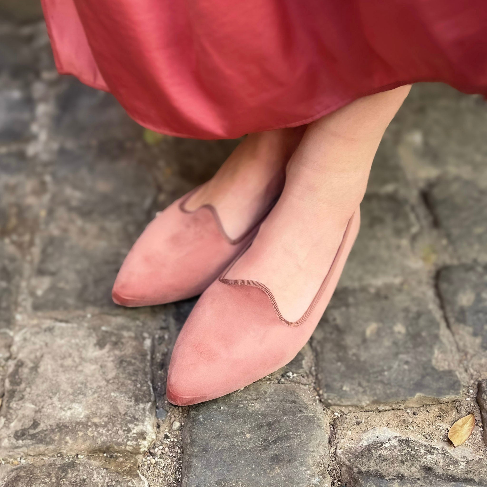Flavia slipper in powder velvet 