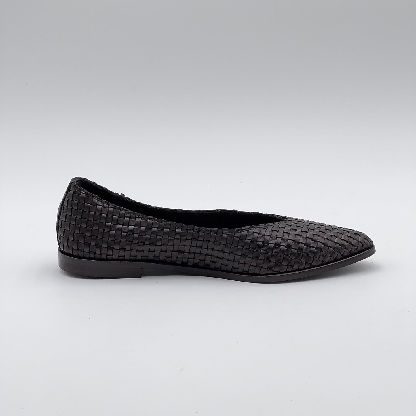 Black dyed woven Soshu ballerina