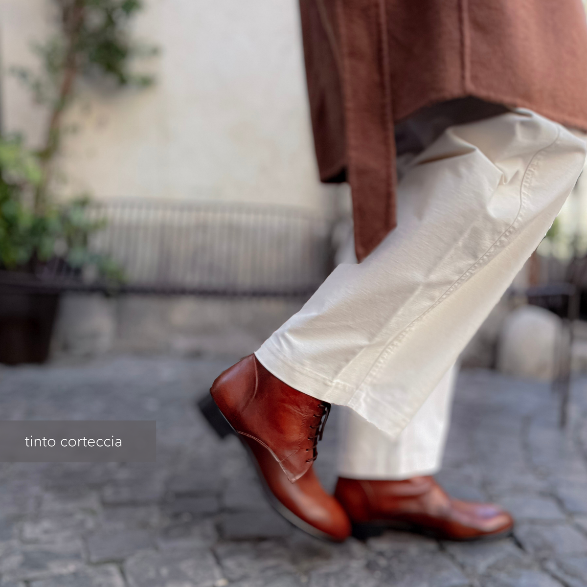 Allacciato Mia pre-order