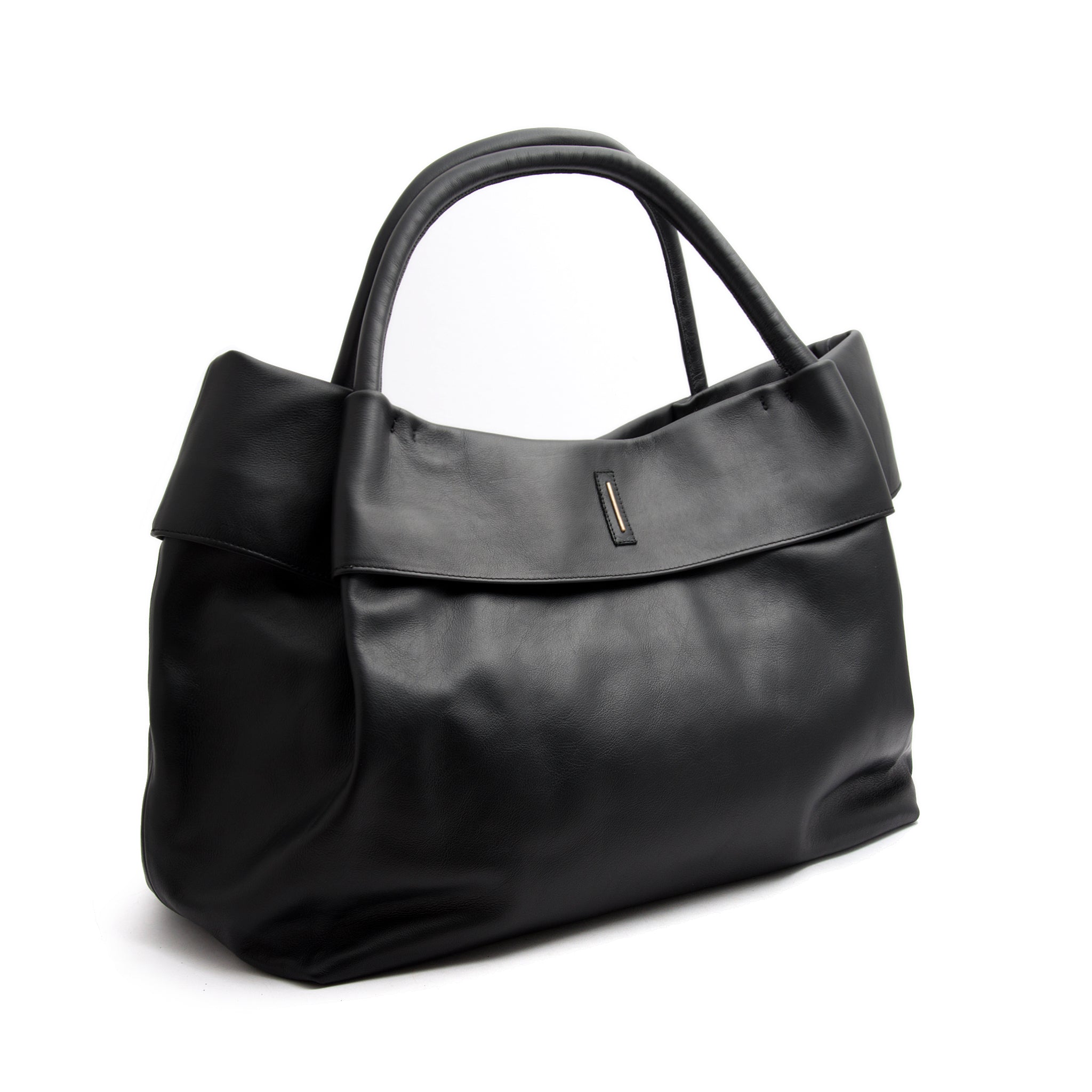 Grace hammered black - large shoulder bag in black leather