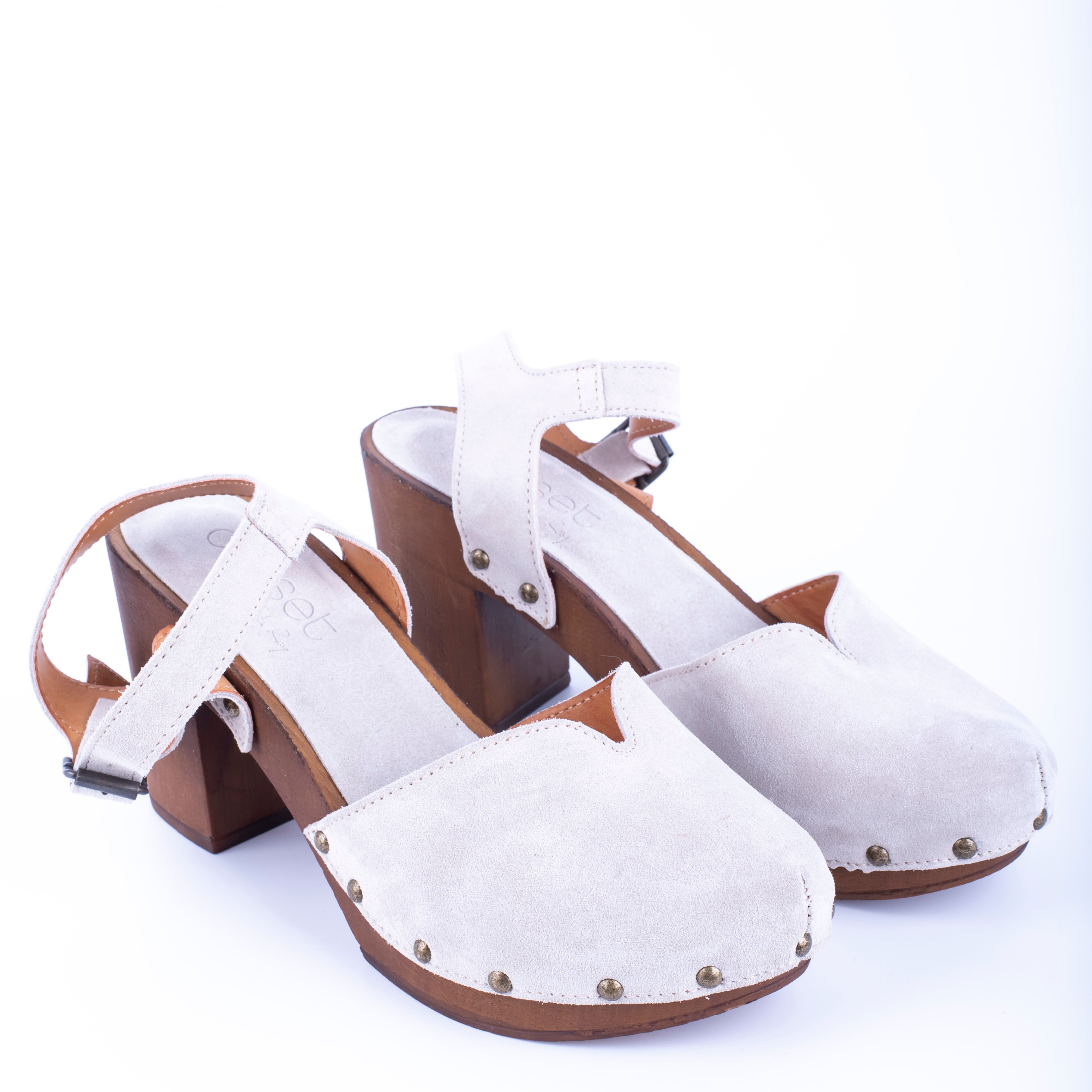 Closet MAR613 - closed clog sandal in white suede