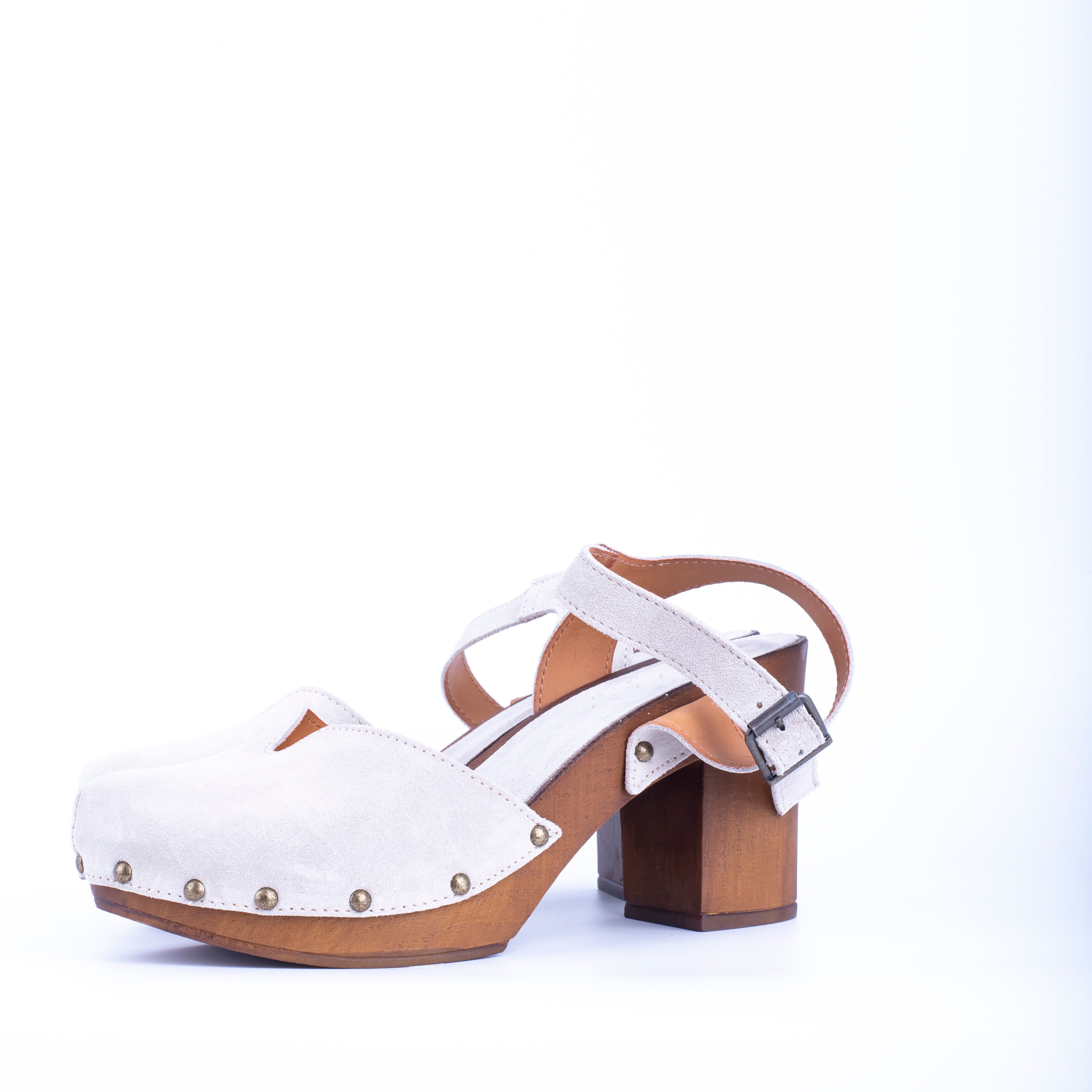 Closet MAR613 - closed clog sandal in white suede
