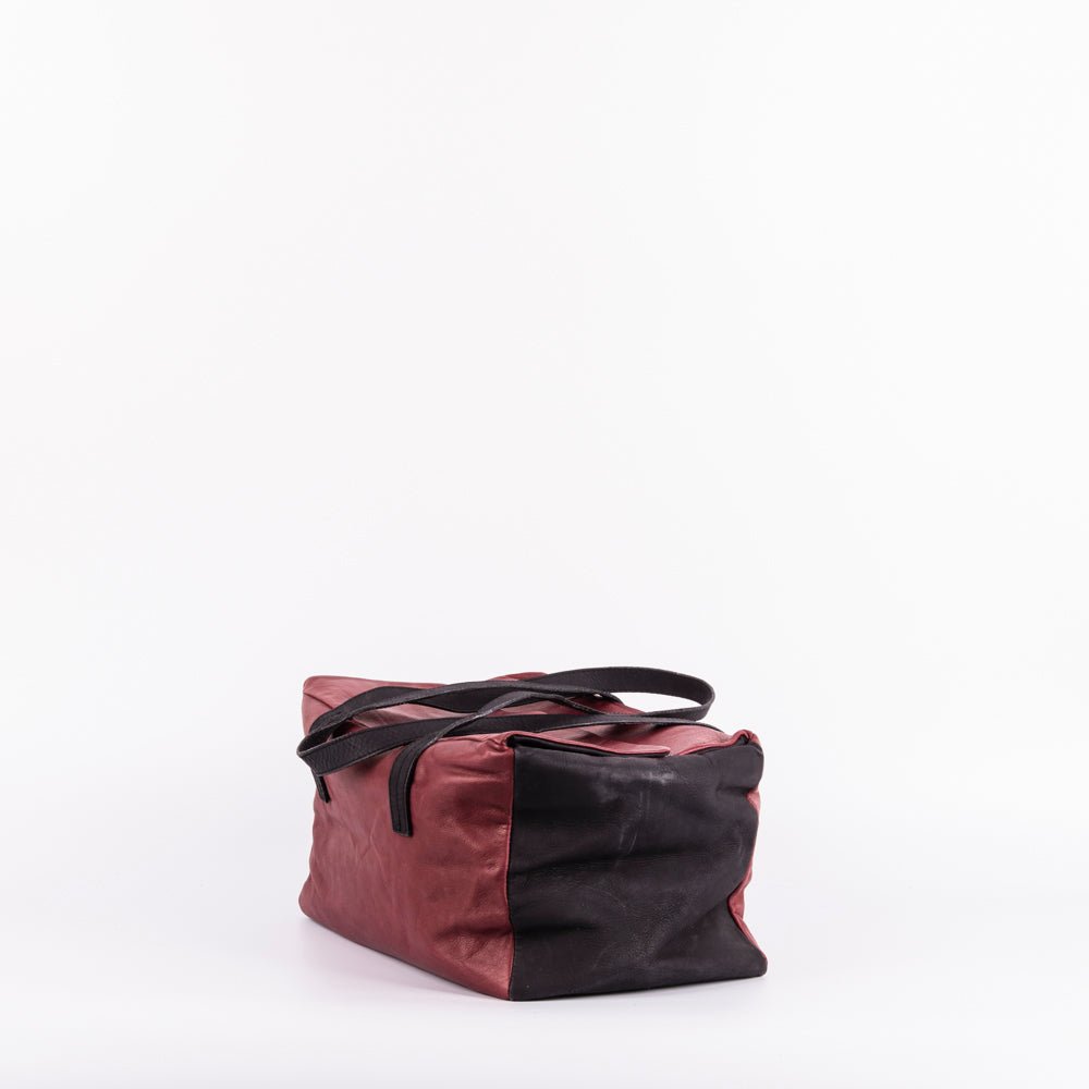 Adele mousse rubino nero - borsa grande a spalla in pelle rossa - Marta Ray