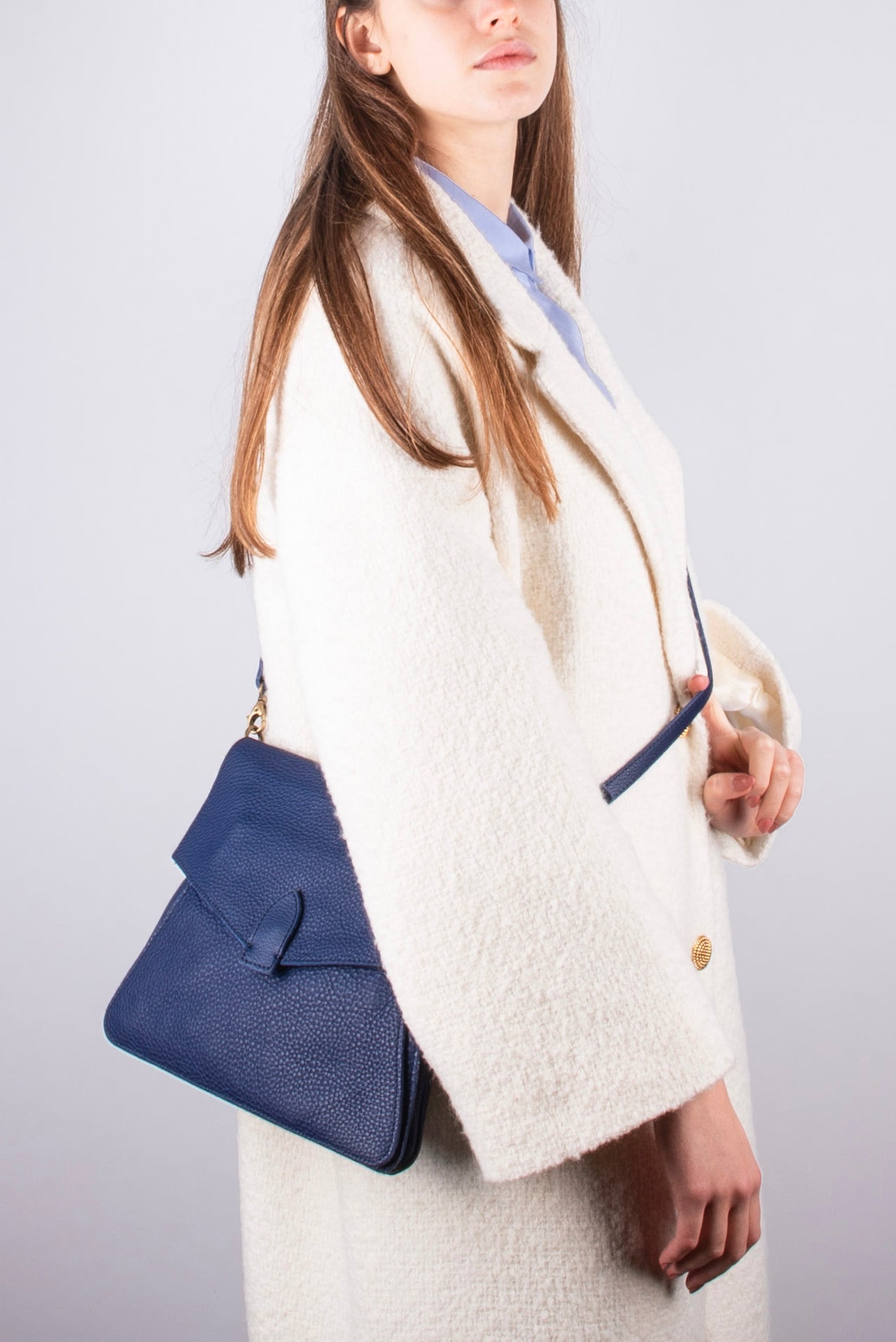 Amelie martellato blu elettrico - borsa in pelle a tracolla blu - Marta Ray
