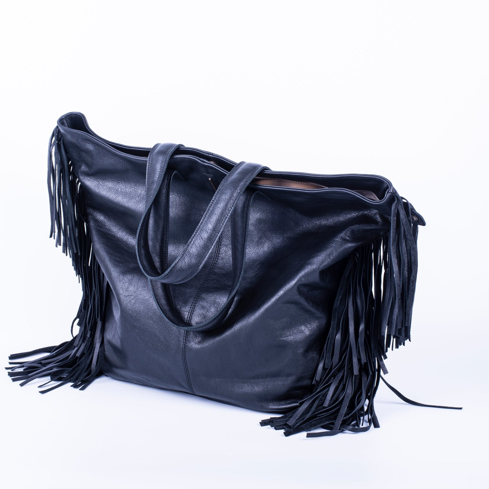Amy mousse nera - borsa a spalla in pelle con frange nera - Marta Ray