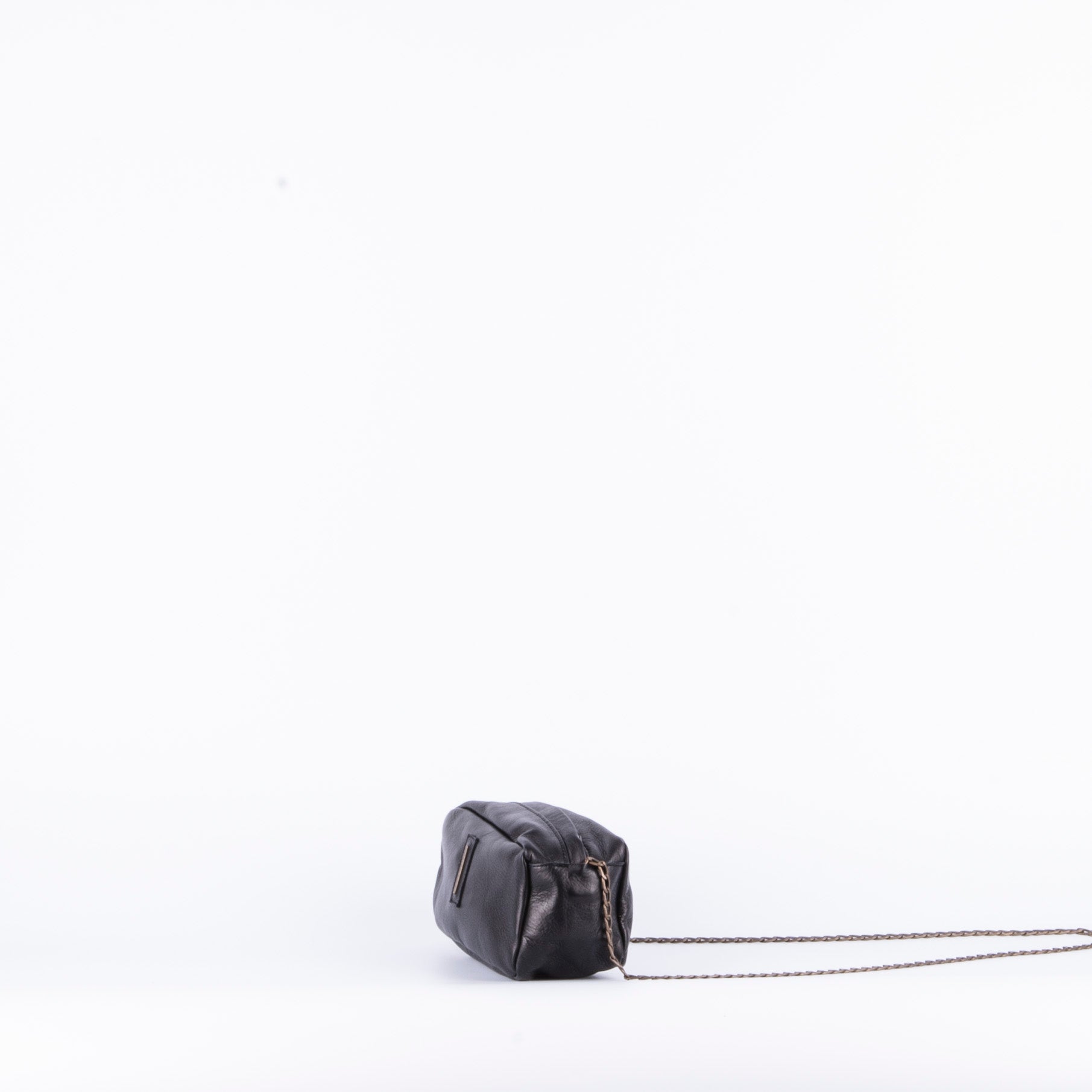 Brook mousse nero - pochette a tracolla in pelle nero - Marta Ray