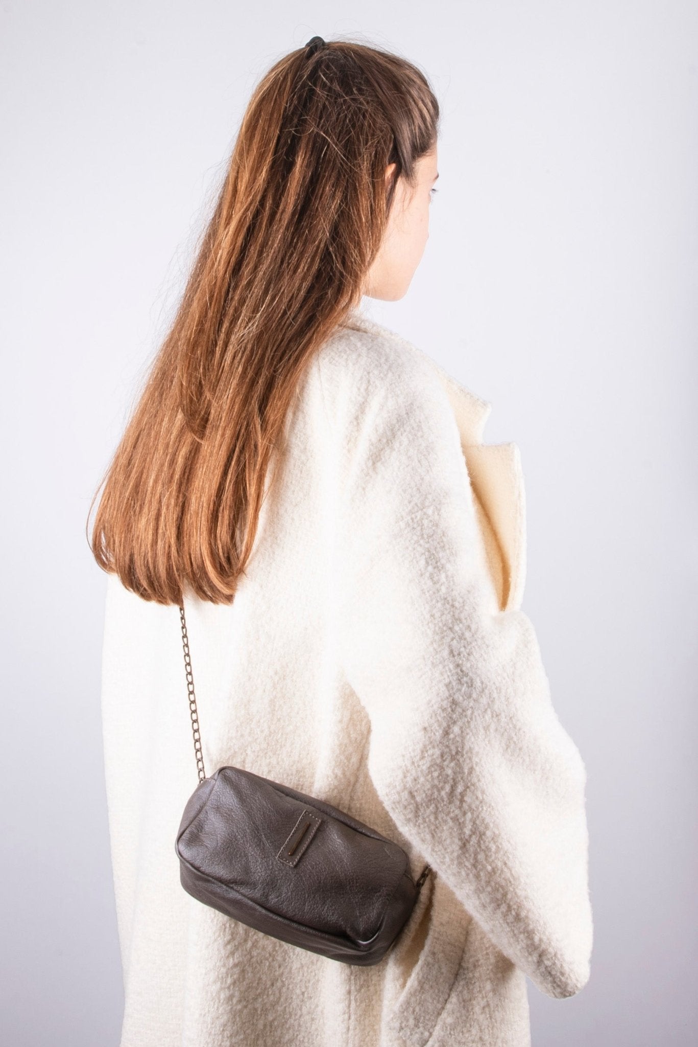 Brook mousse perlato smog silver - pochette a tracolla in pelle grigia - Marta Ray