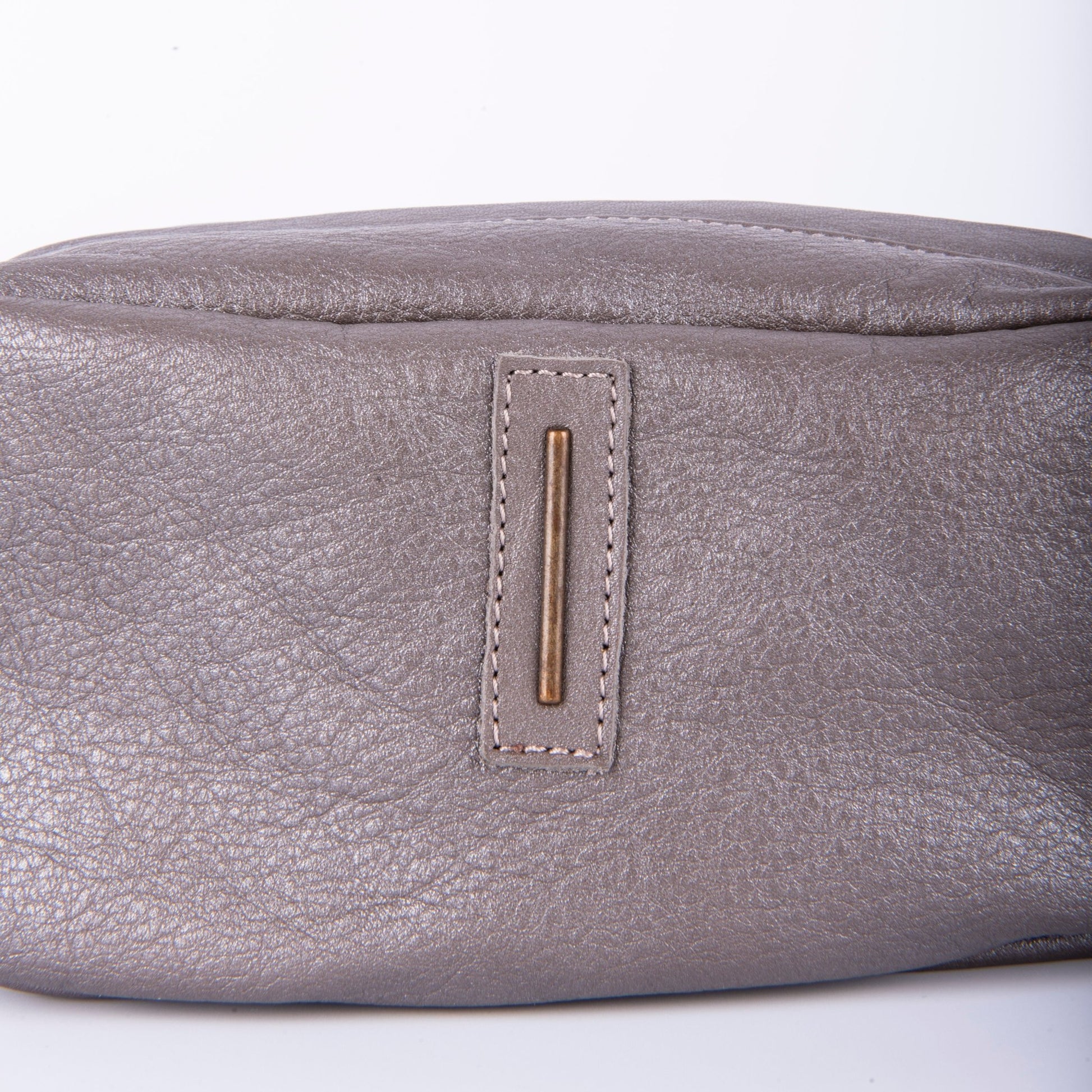 Brook mousse perlato smog silver - pochette a tracolla in pelle grigia - Marta Ray