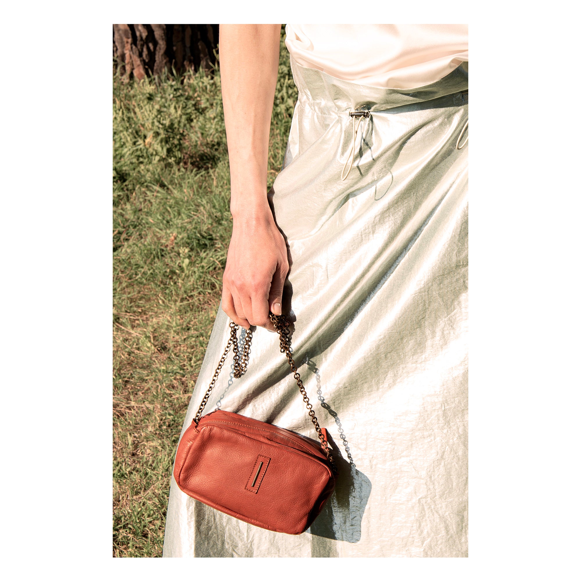 Brook mousse latte macchiato - white leather shoulder clutch bag 
