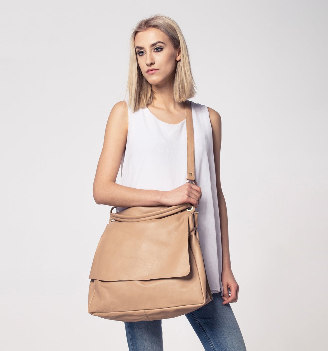 Carrie mousse cuoio inglese - borsa a tracolla grande in pelle marrone - Marta Ray