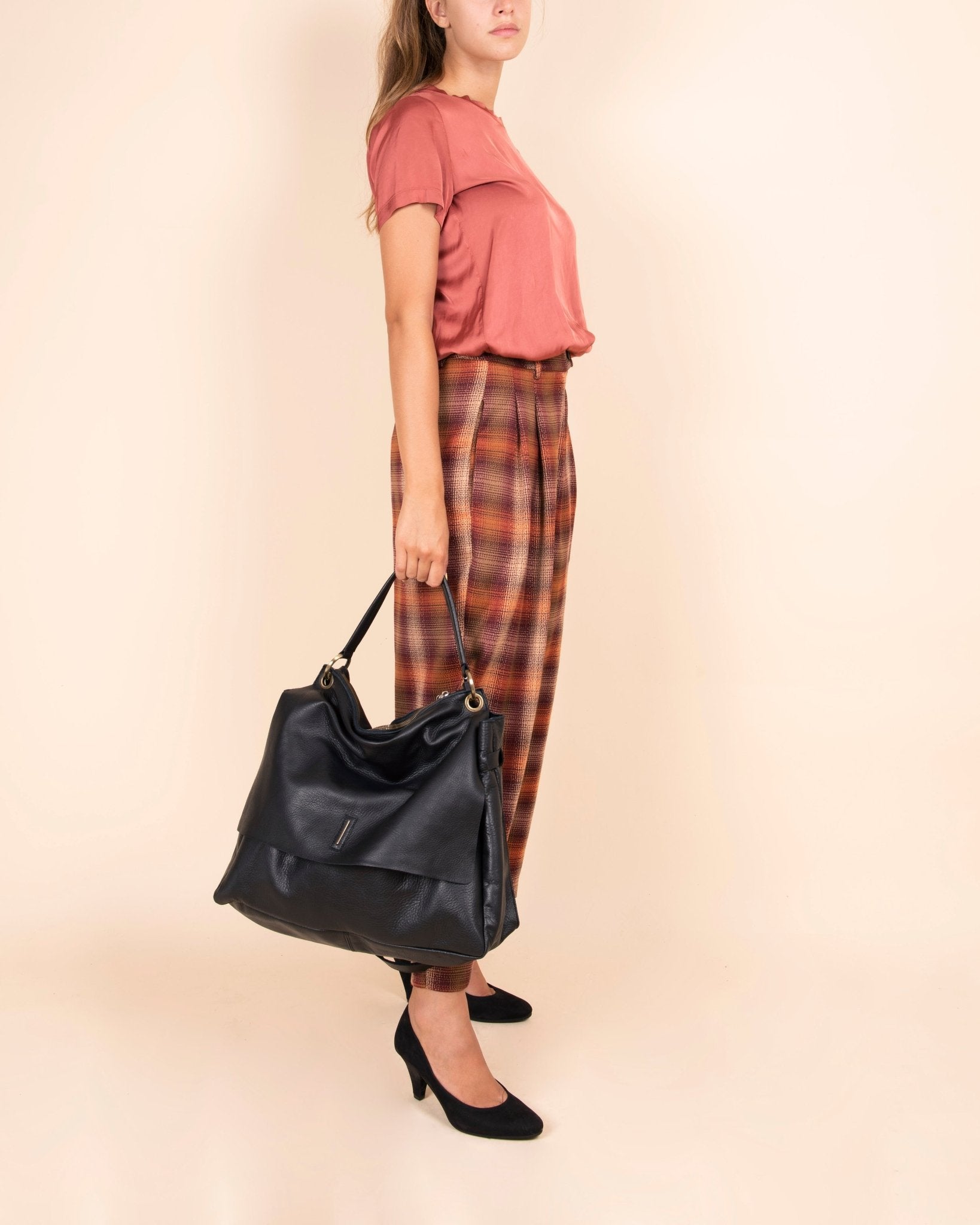 Carrie mousse nera - borsa a tracolla grande in pelle nera - Marta Ray