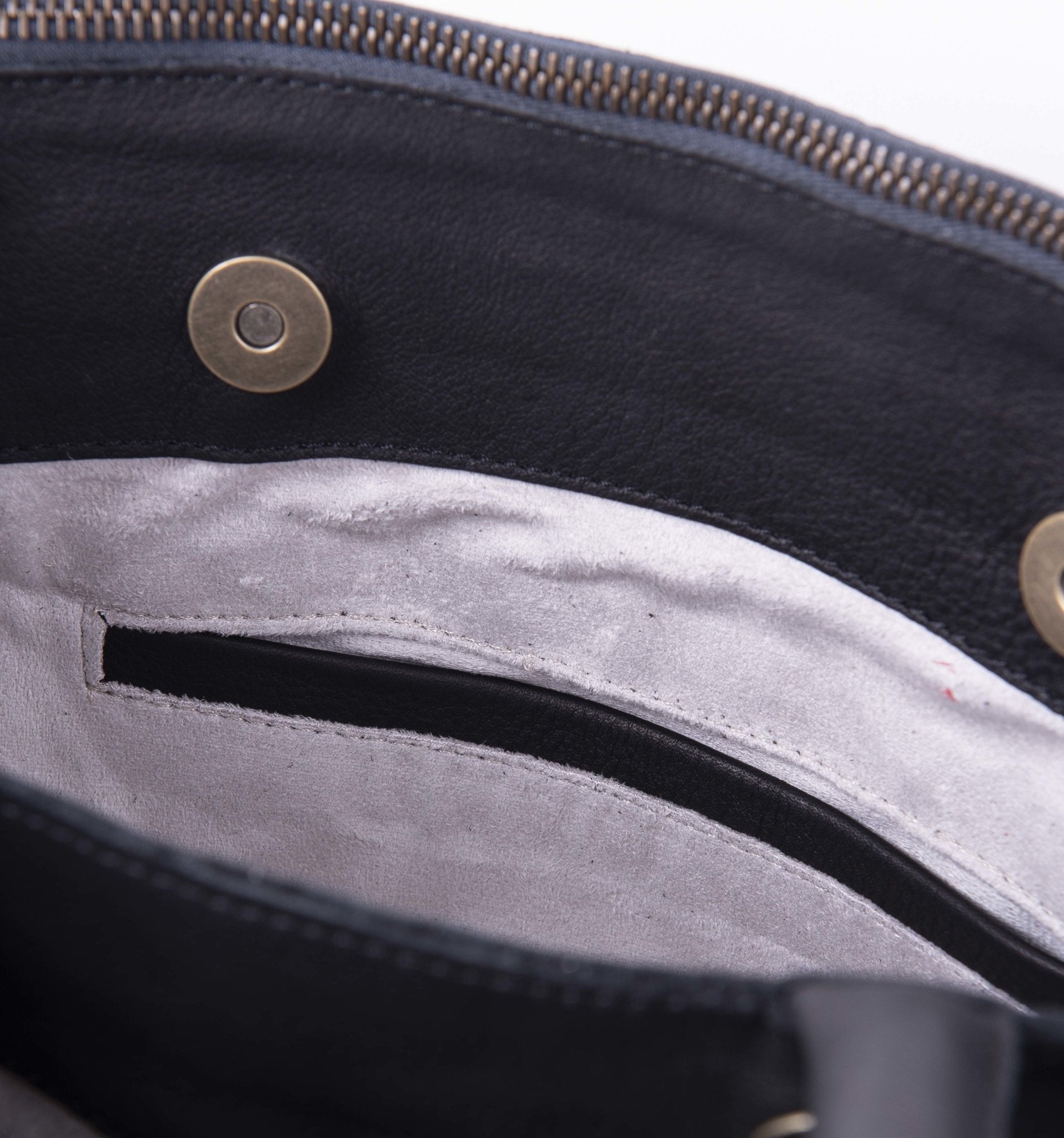 Cate martellata nera - borsa a tracolla in pelle nera - Marta Ray