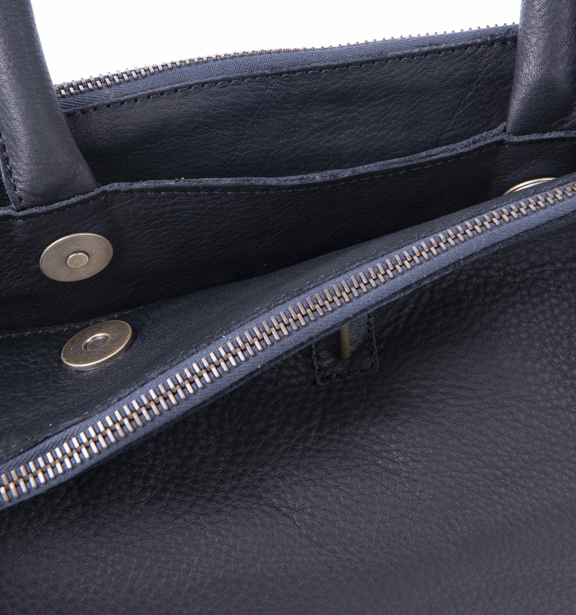 Cate martellata nera - borsa a tracolla in pelle nera - Marta Ray