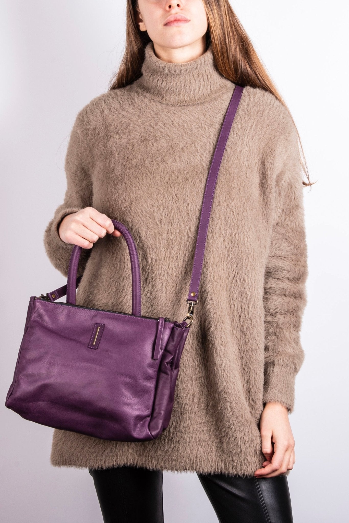 Cate mousse grape wine - borsa a tracolla in pelle viola - Marta Ray