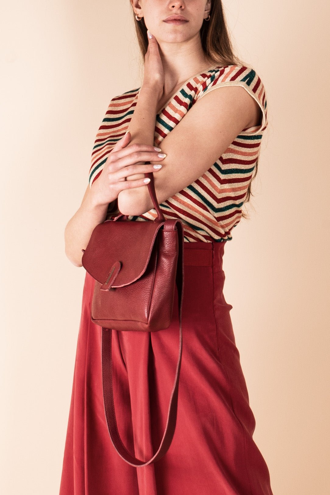 Chika mousse reverse rubino - postina a tracolla in pelle rossa - Marta Ray