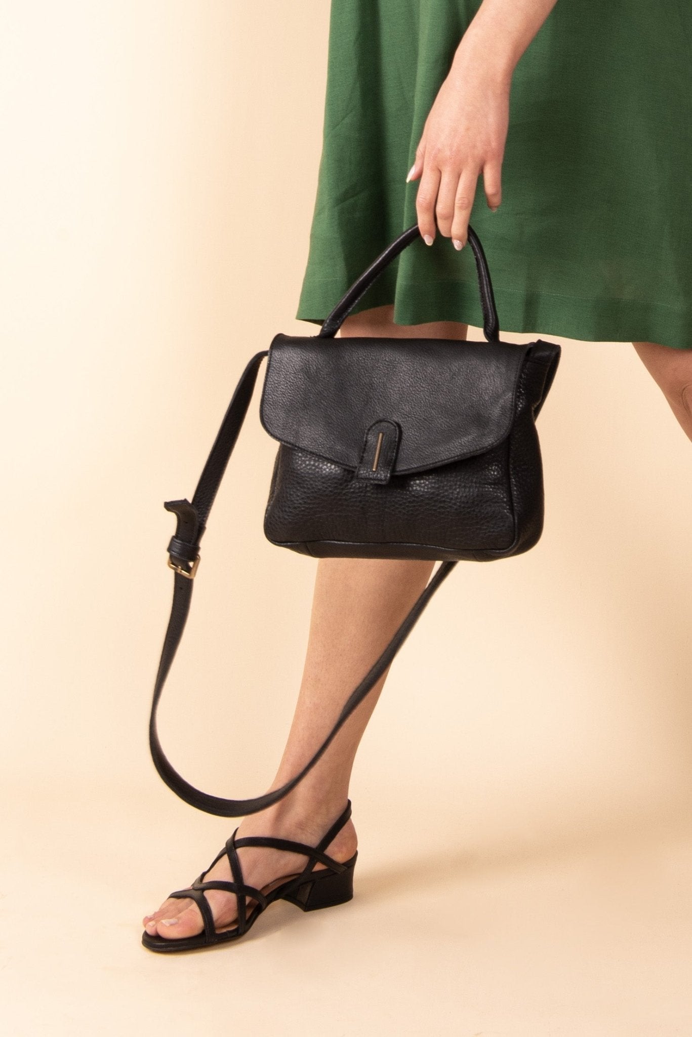Chika new york nero - postina a tracolla in pelle nera - Marta Ray