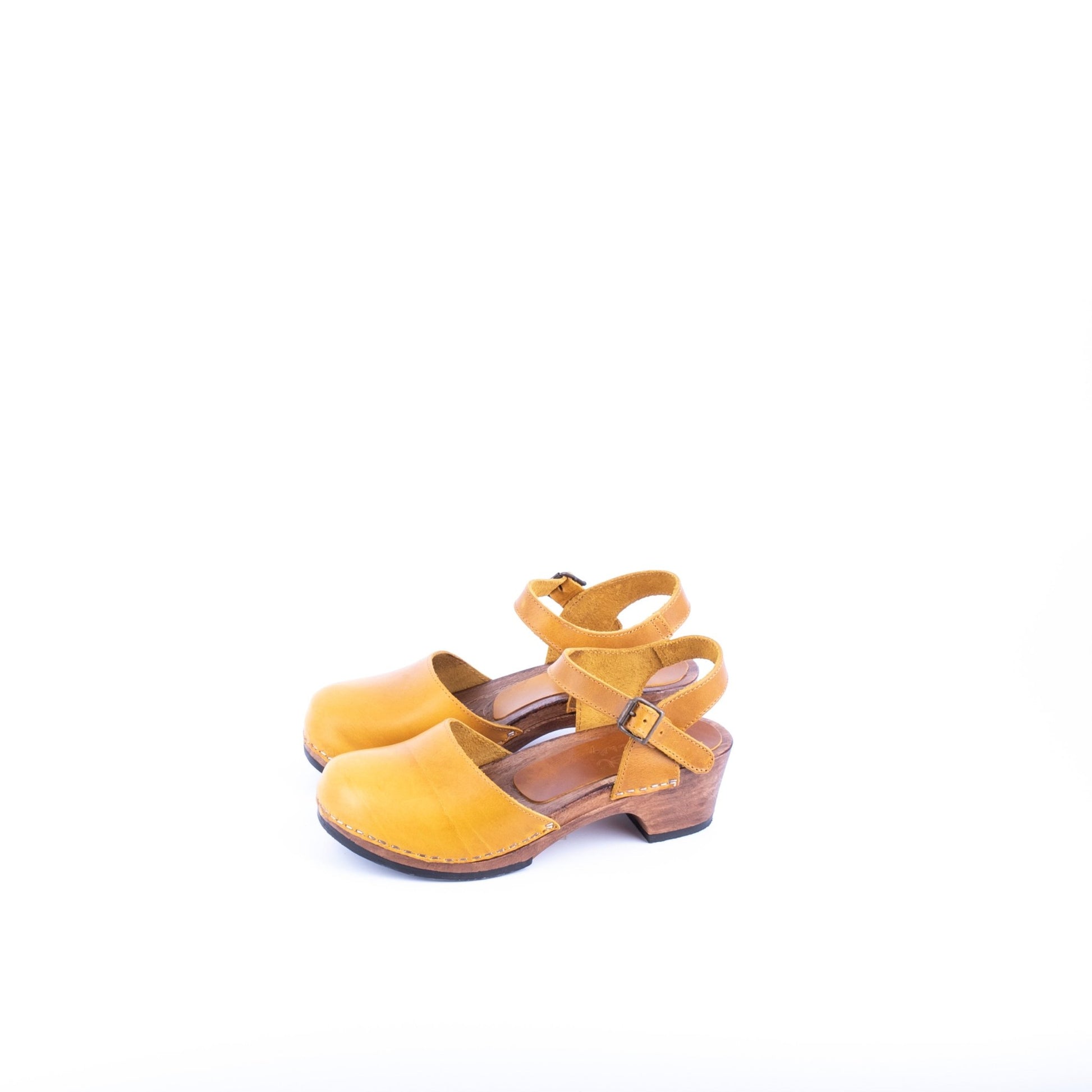 Closet MAR720 - sandalo zoccolo chiuso in camoscio giallo - Marta Ray