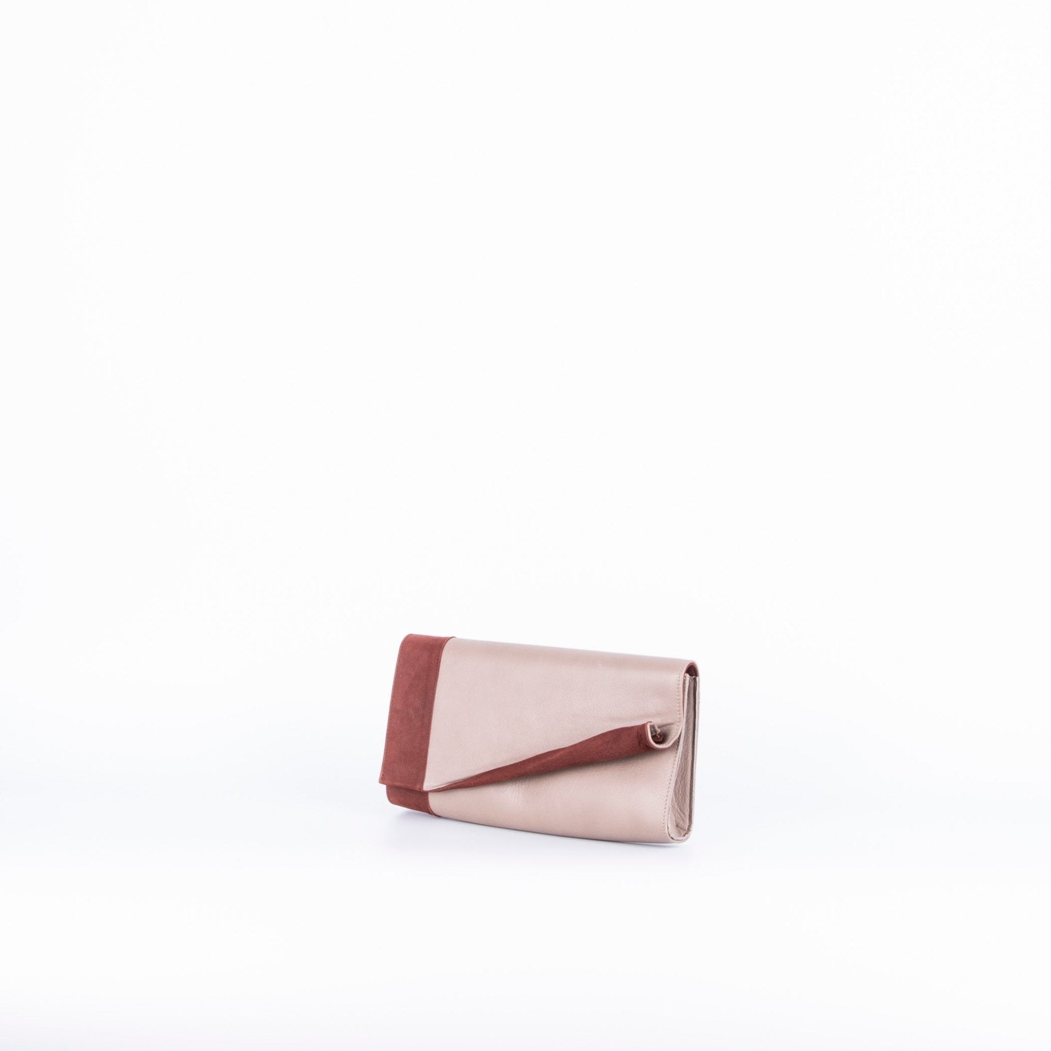Coraline mousse+long beach malva britanic - pochette rigida a mano in pelle rossa - Marta Ray