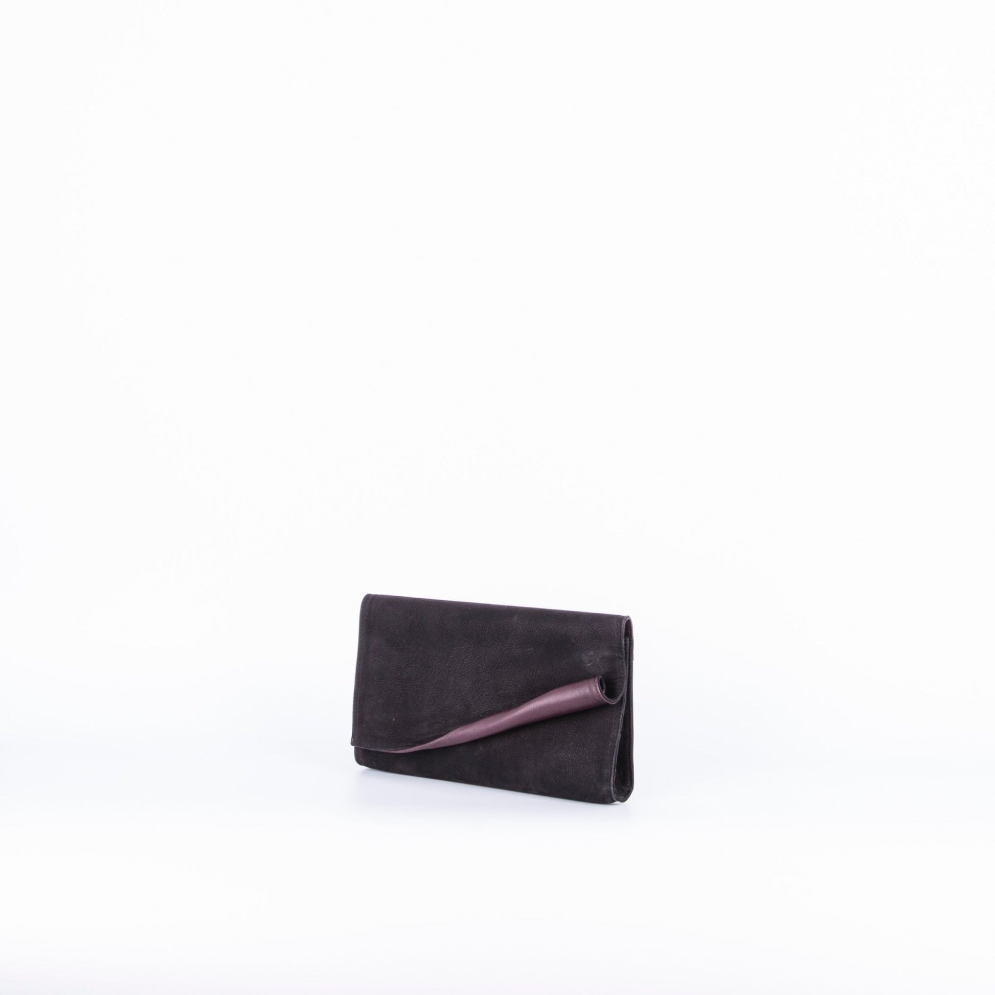 Coraline mousse+long beach nero mosto - pochette rigida a mano in pelle nera - Marta Ray