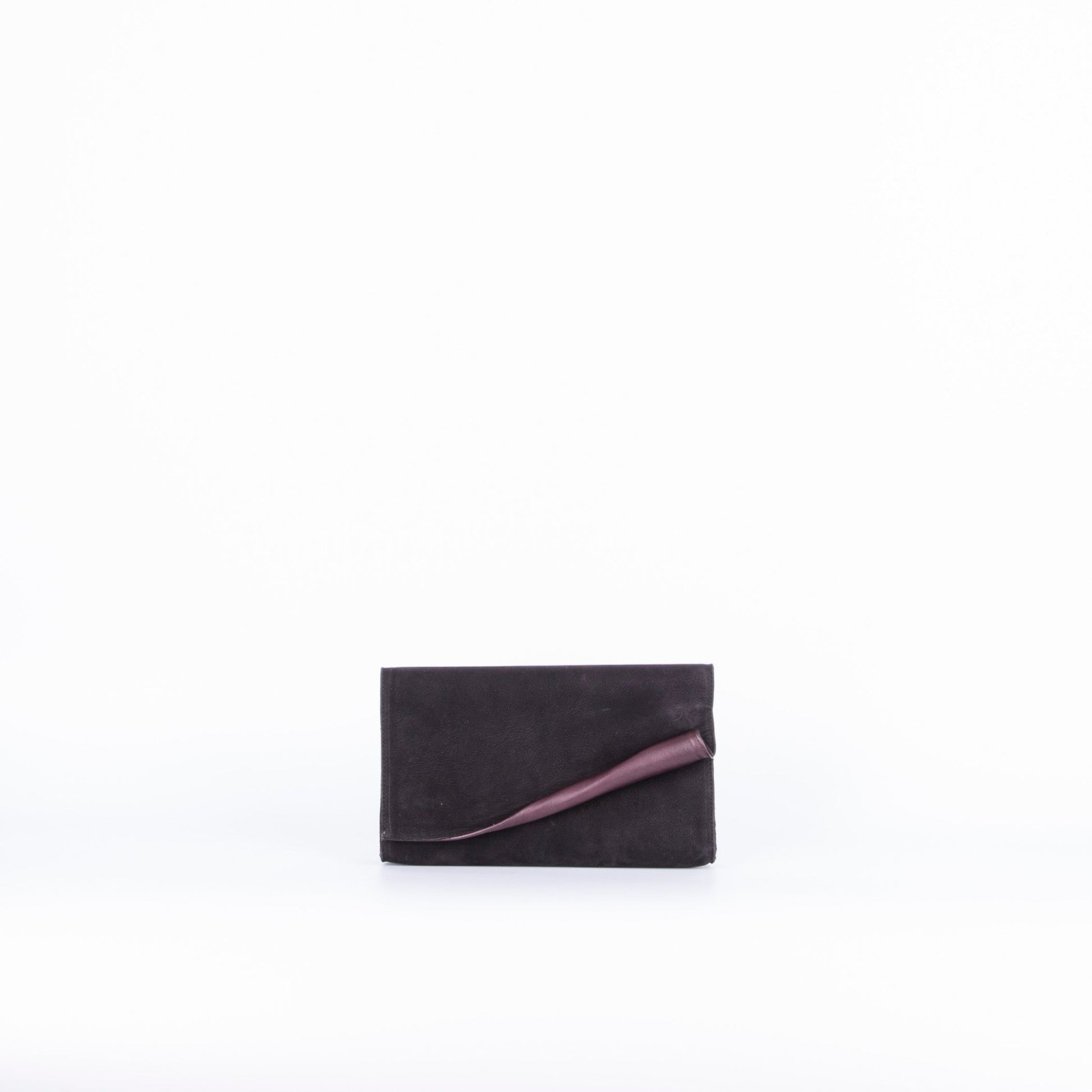 Coraline mousse+long beach nero mosto - pochette rigida a mano in pelle nera - Marta Ray