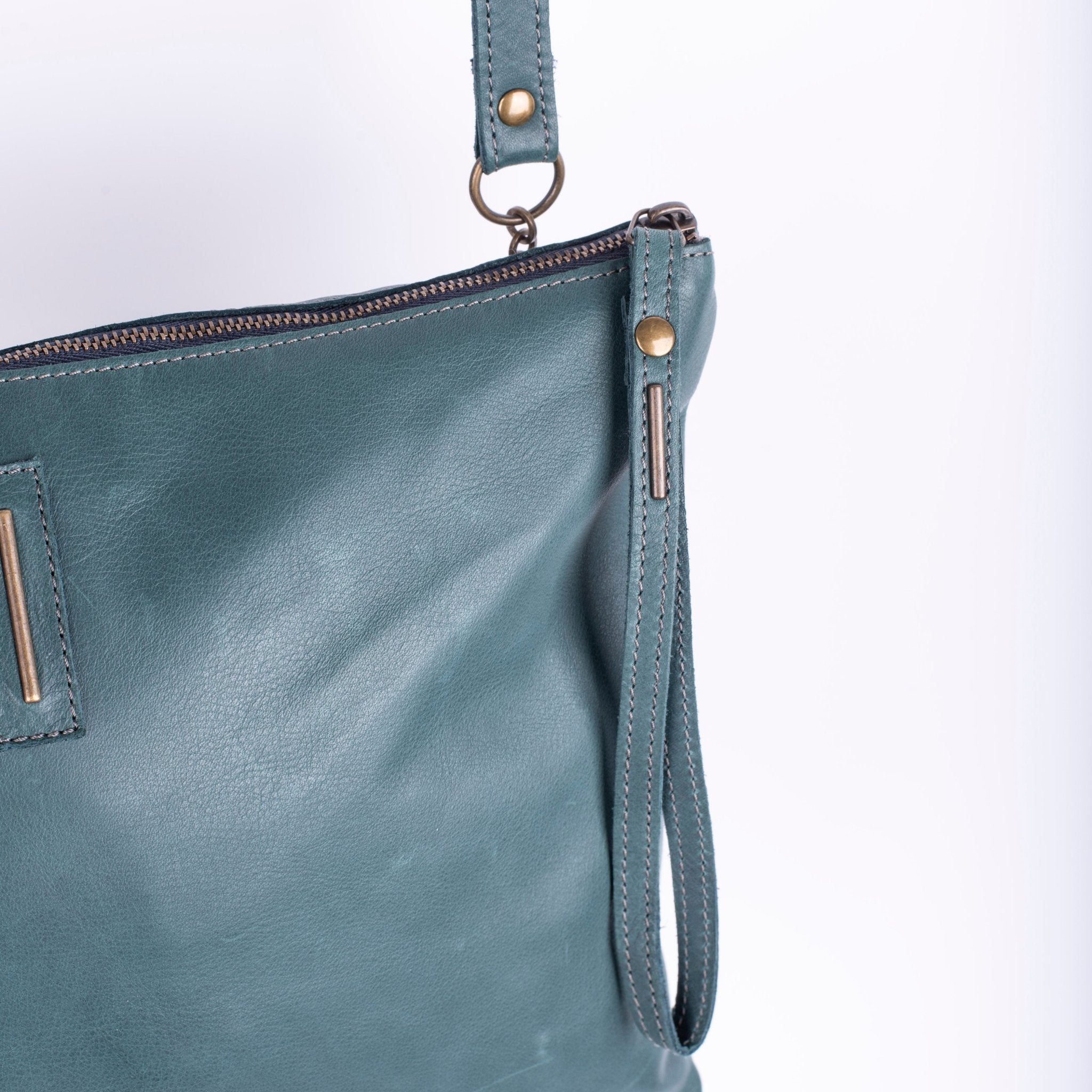 Ester mousse cardo marino - pochette in pelle verde - Marta Ray