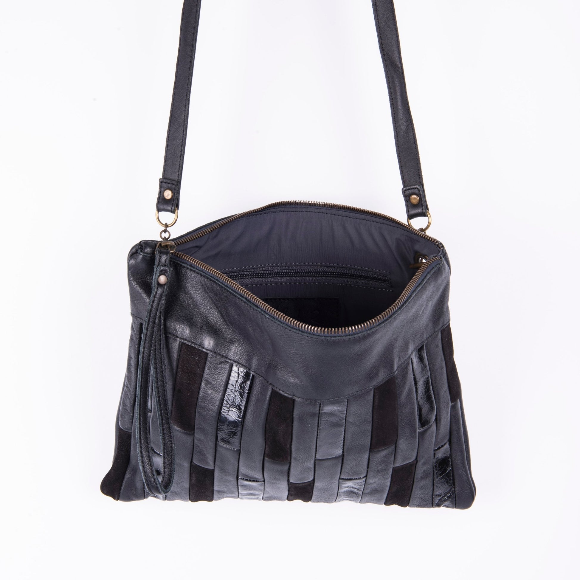 Ester patch nero - piattina a tracolla in pelle nera - Marta Ray
