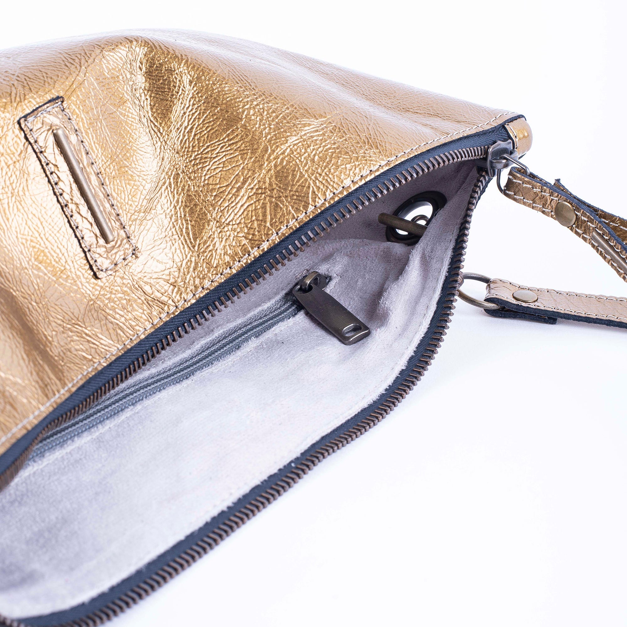 Ester vernice gold dust - piattina a tracolla in pelle dorata - Marta Ray