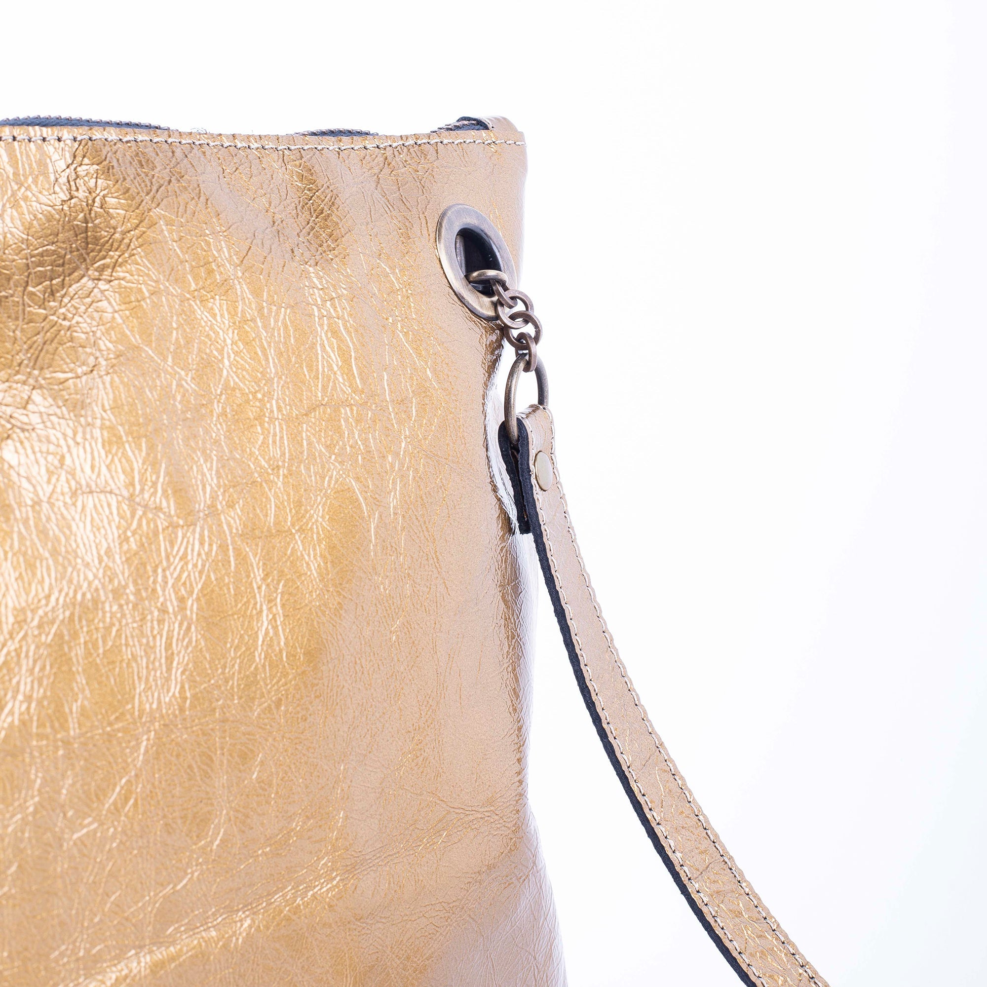 Ester vernice gold dust - piattina a tracolla in pelle dorata - Marta Ray
