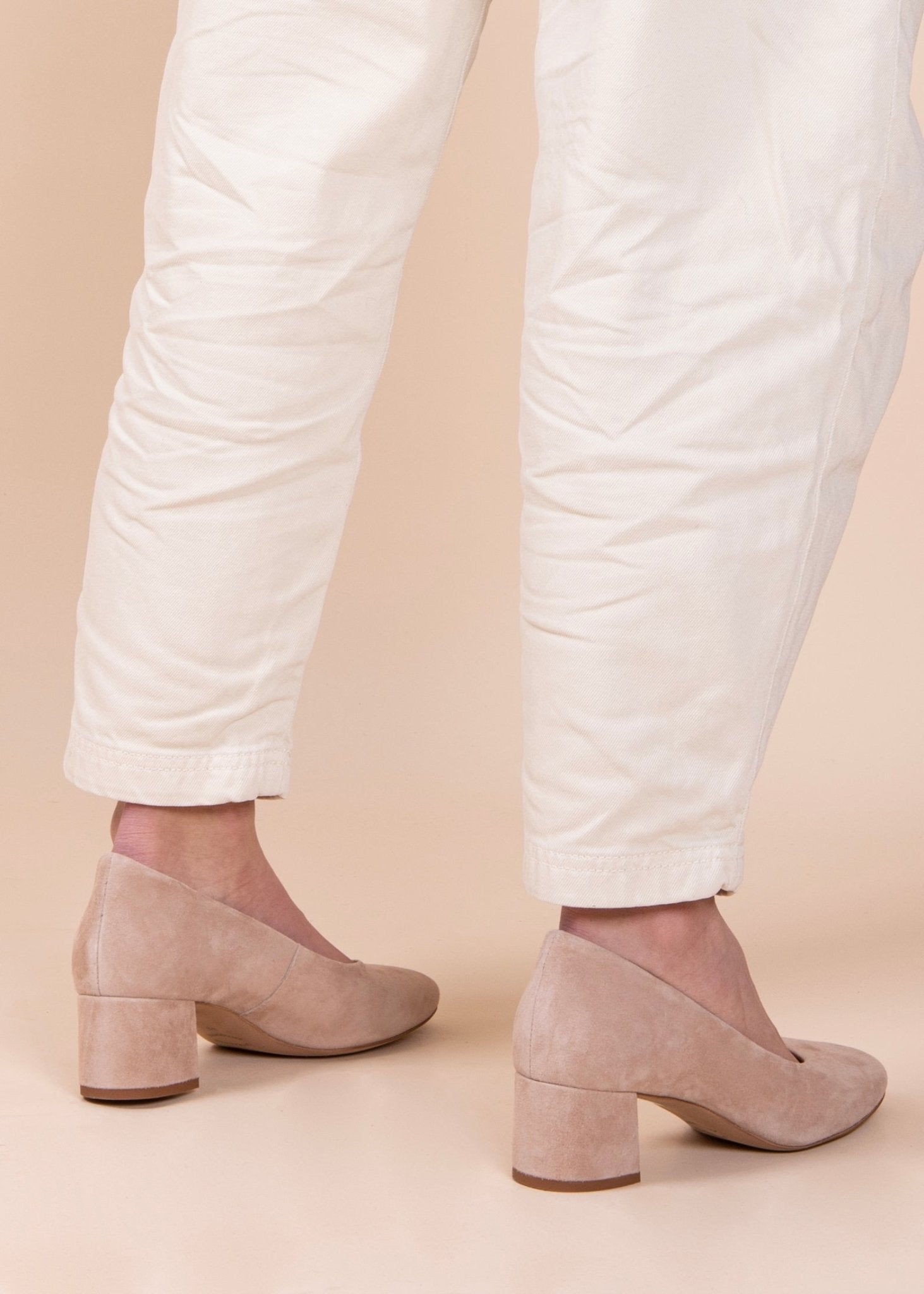 Flaminia camoscio cipria- décolleté a punta tonda in pelle rosa - Marta Ray