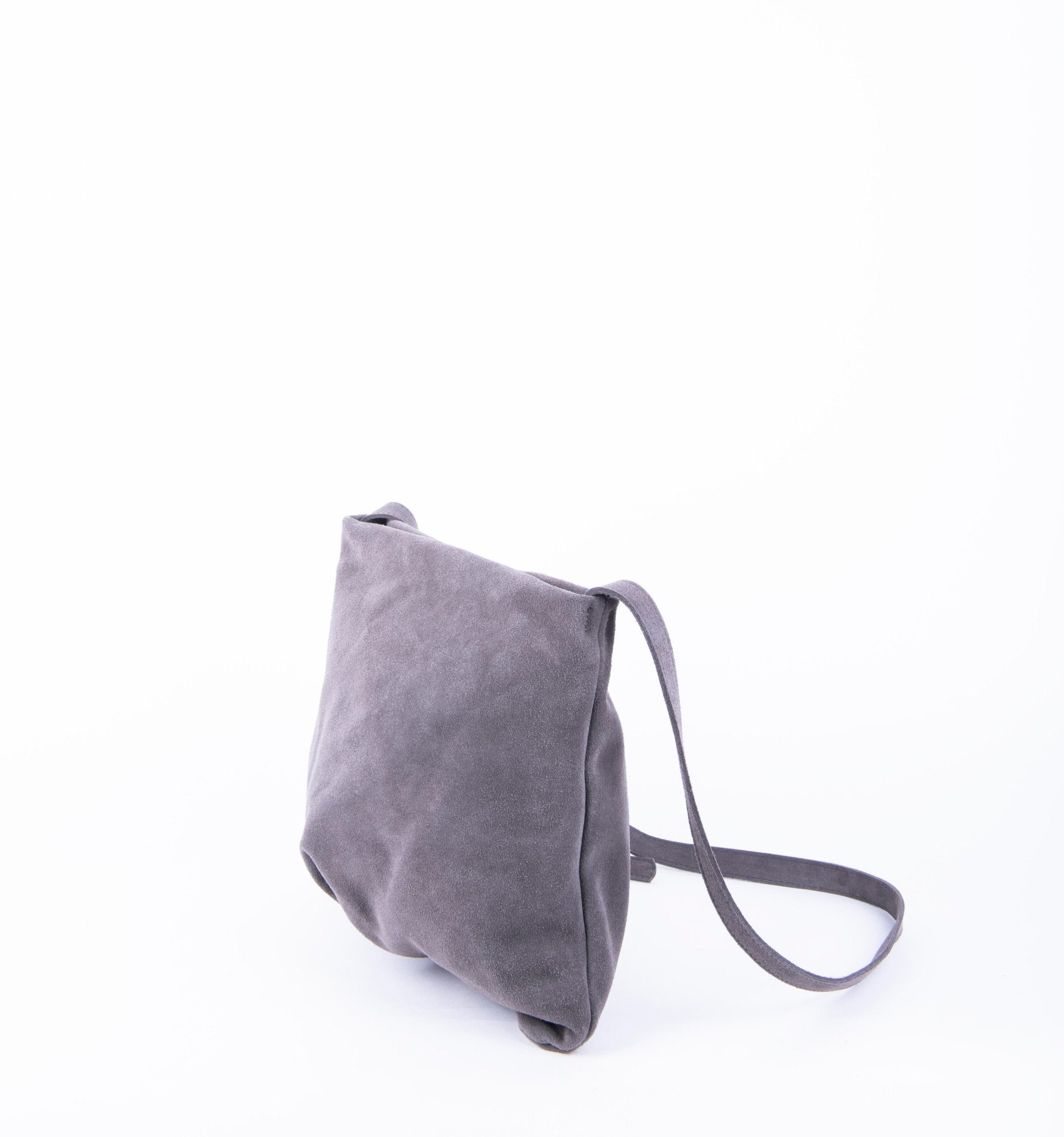 Fleta camoscio dark grey - piattina a tracolla in pelle grigia - Marta Ray