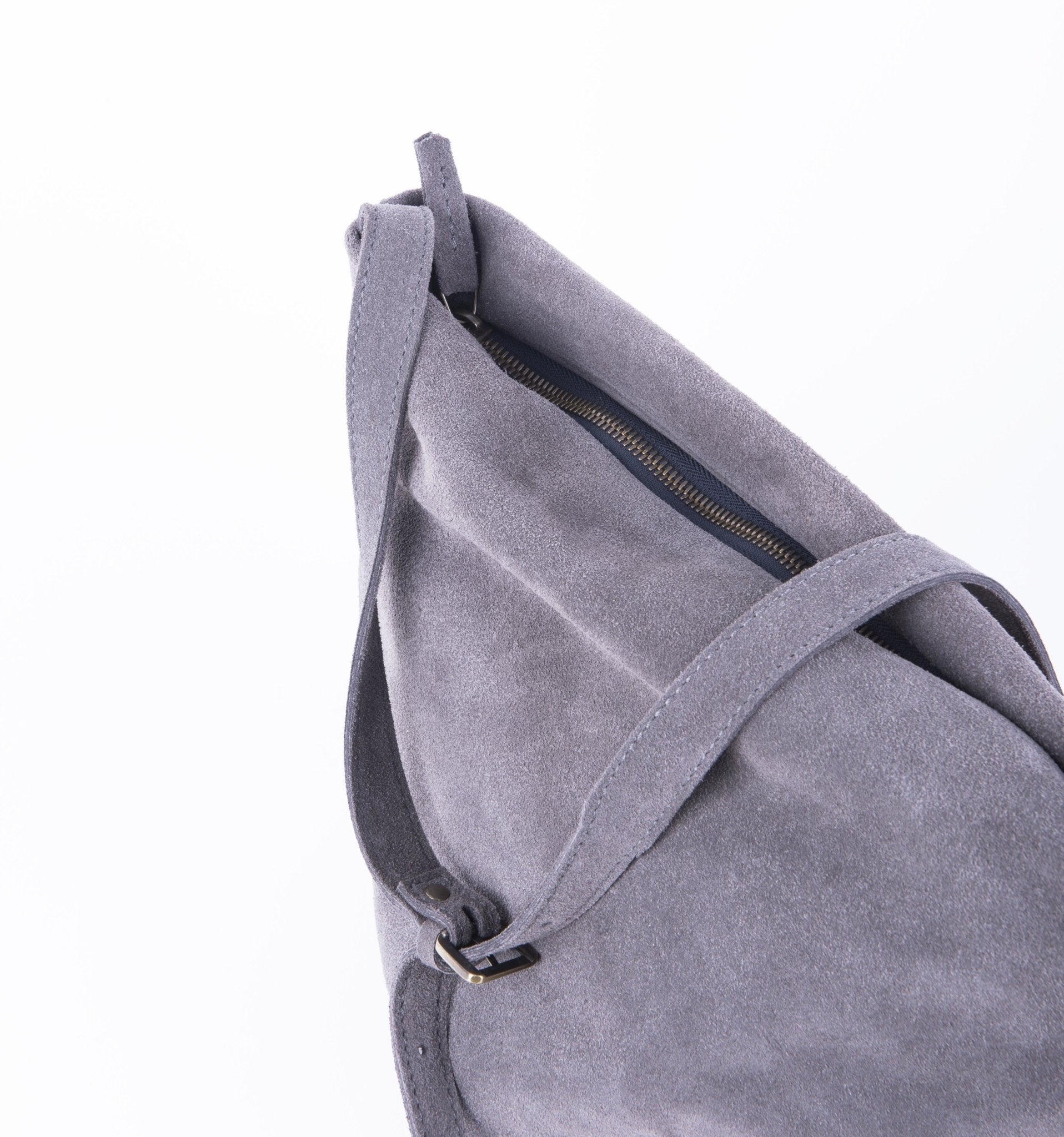 Fleta camoscio dark grey - piattina a tracolla in pelle grigia - Marta Ray