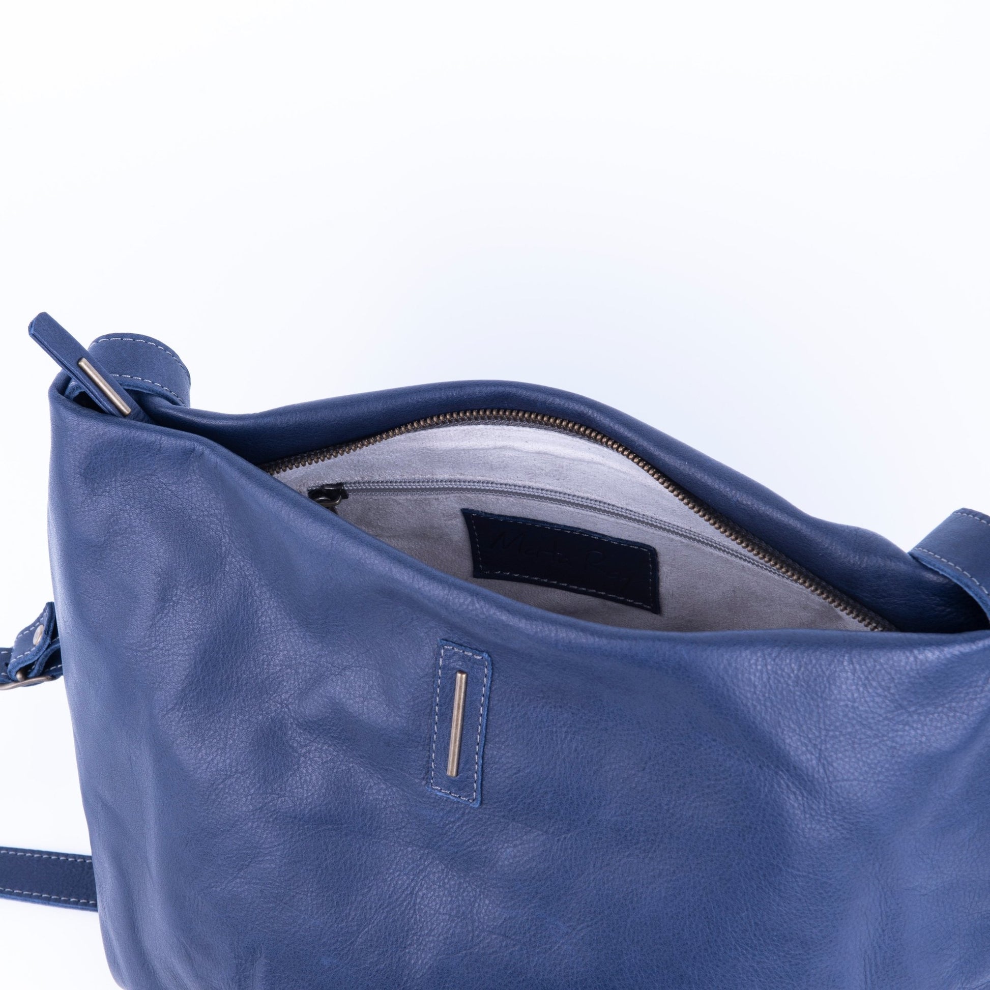 Fleta mousse navy - piattina a tracolla in pelle blu - Marta Ray