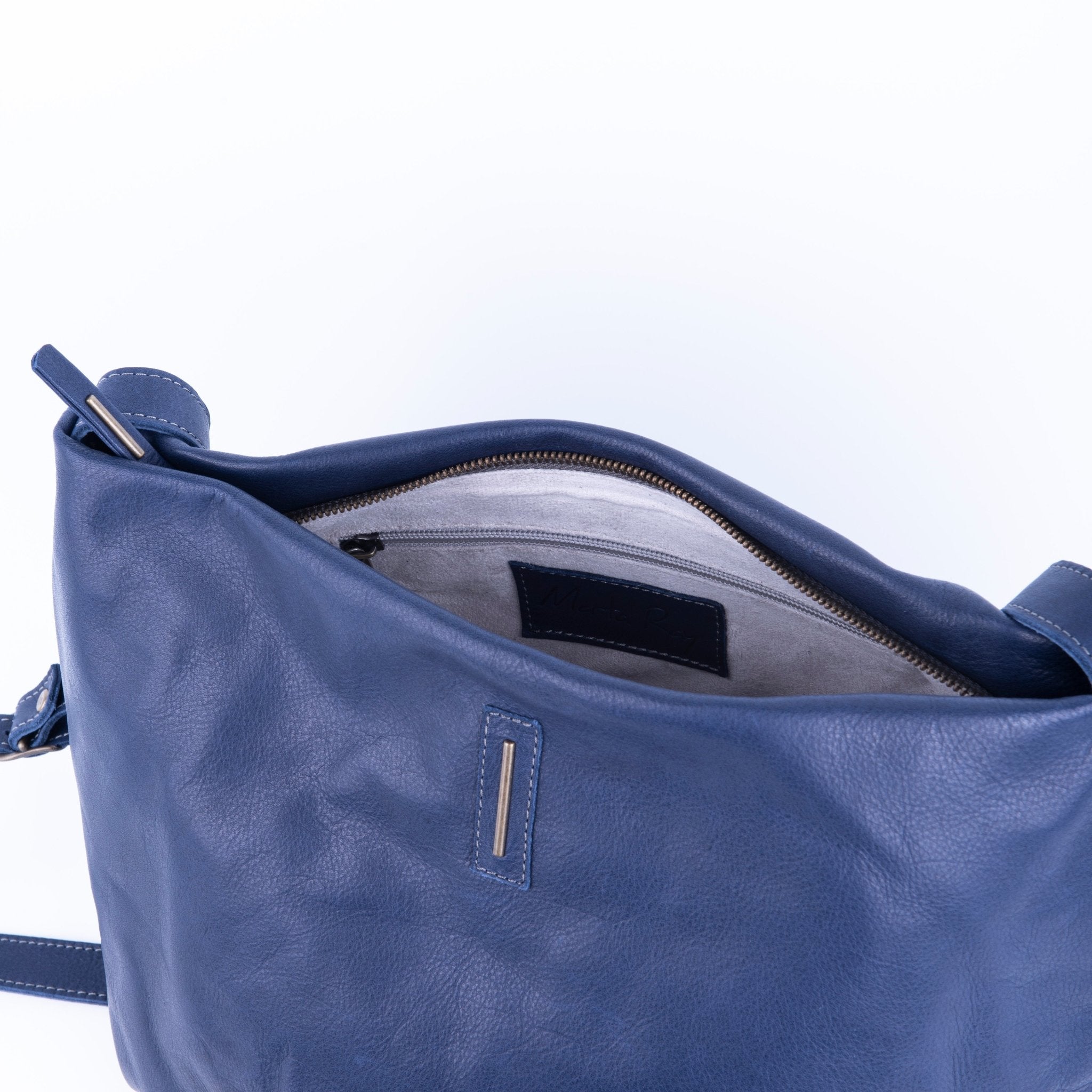 Fleta mousse navy - piattina a tracolla in pelle blu - Marta Ray
