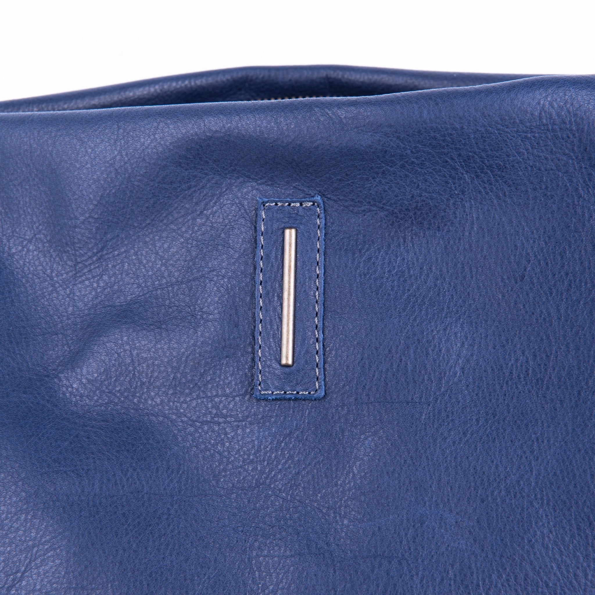 Fleta mousse navy - piattina a tracolla in pelle blu - Marta Ray