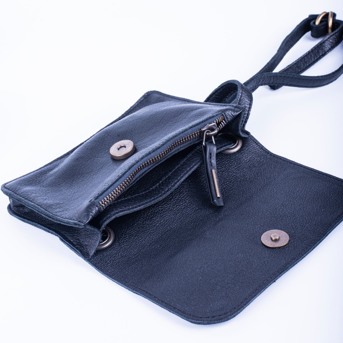 Funny mousse nero - borsa marsupio in pelle nera - Marta Ray