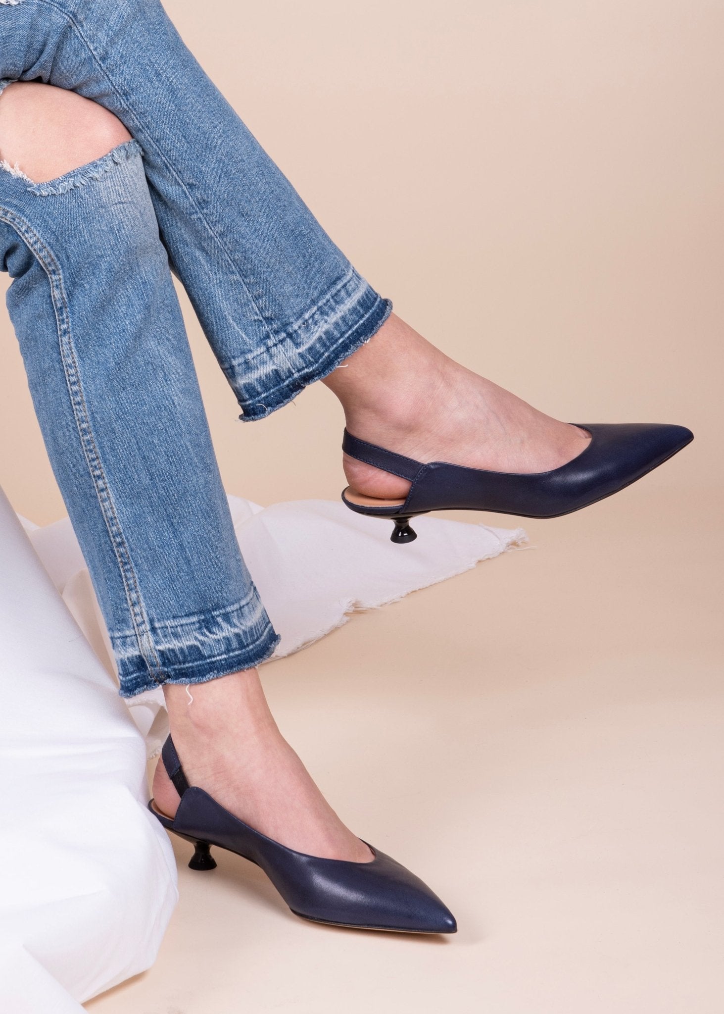 Giulia savage blu - décolleté a punta in pelle blu - Marta Ray