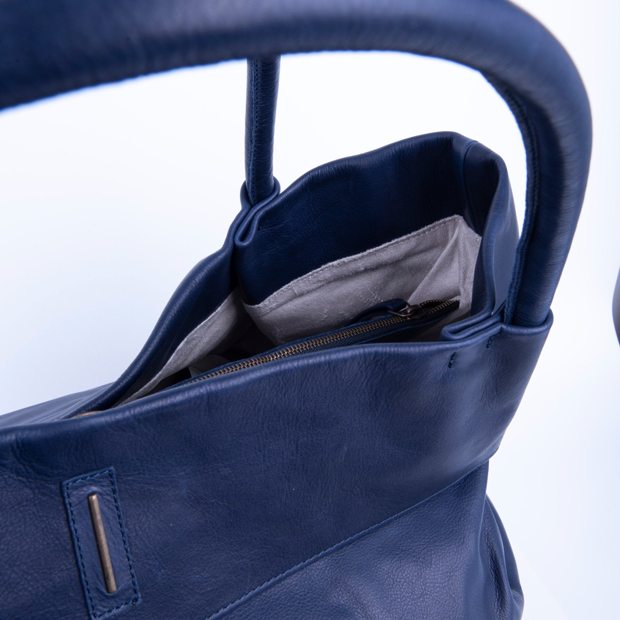 Grace mousse navy - borsa a spalla grande in pelle blu - Marta Ray