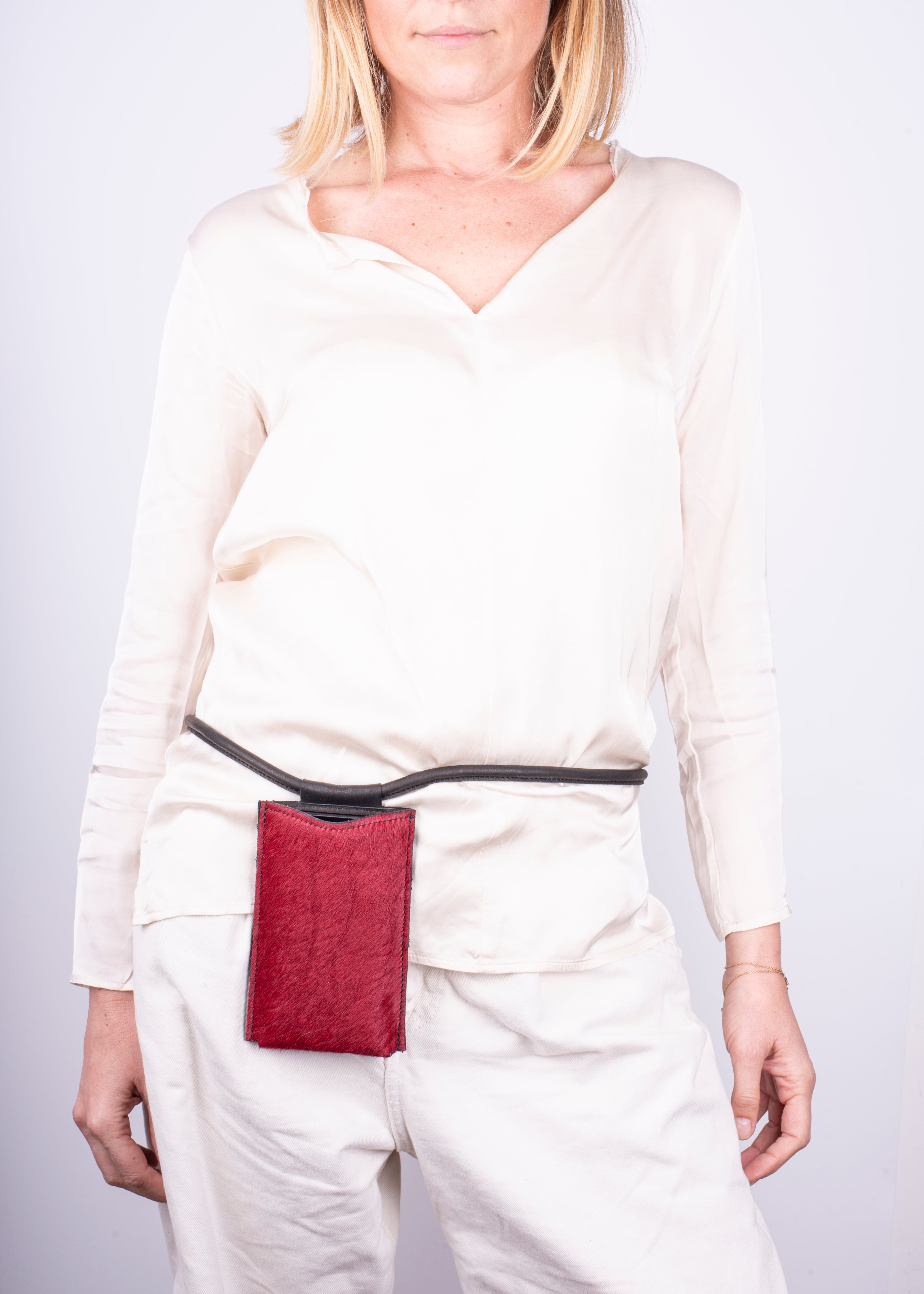 Ilde red pony - red pony mobile phone holder